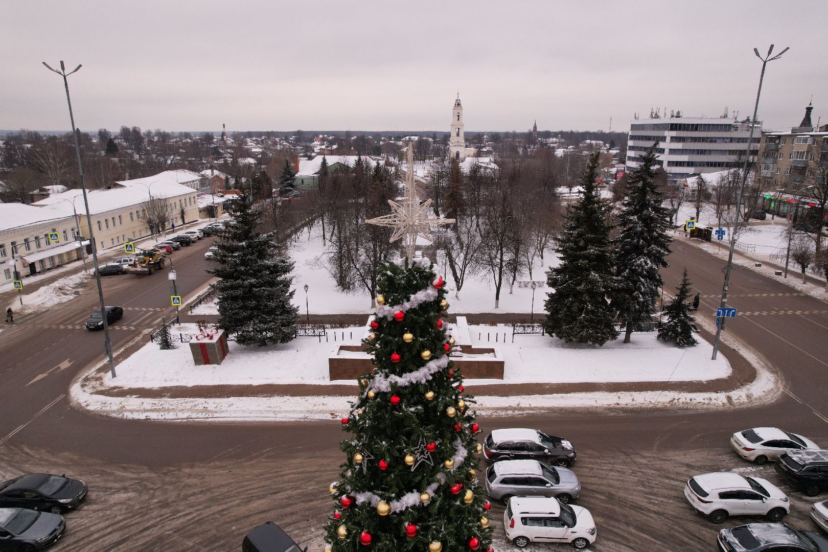 видео с коптера, зима в подмосковье, ёлка,