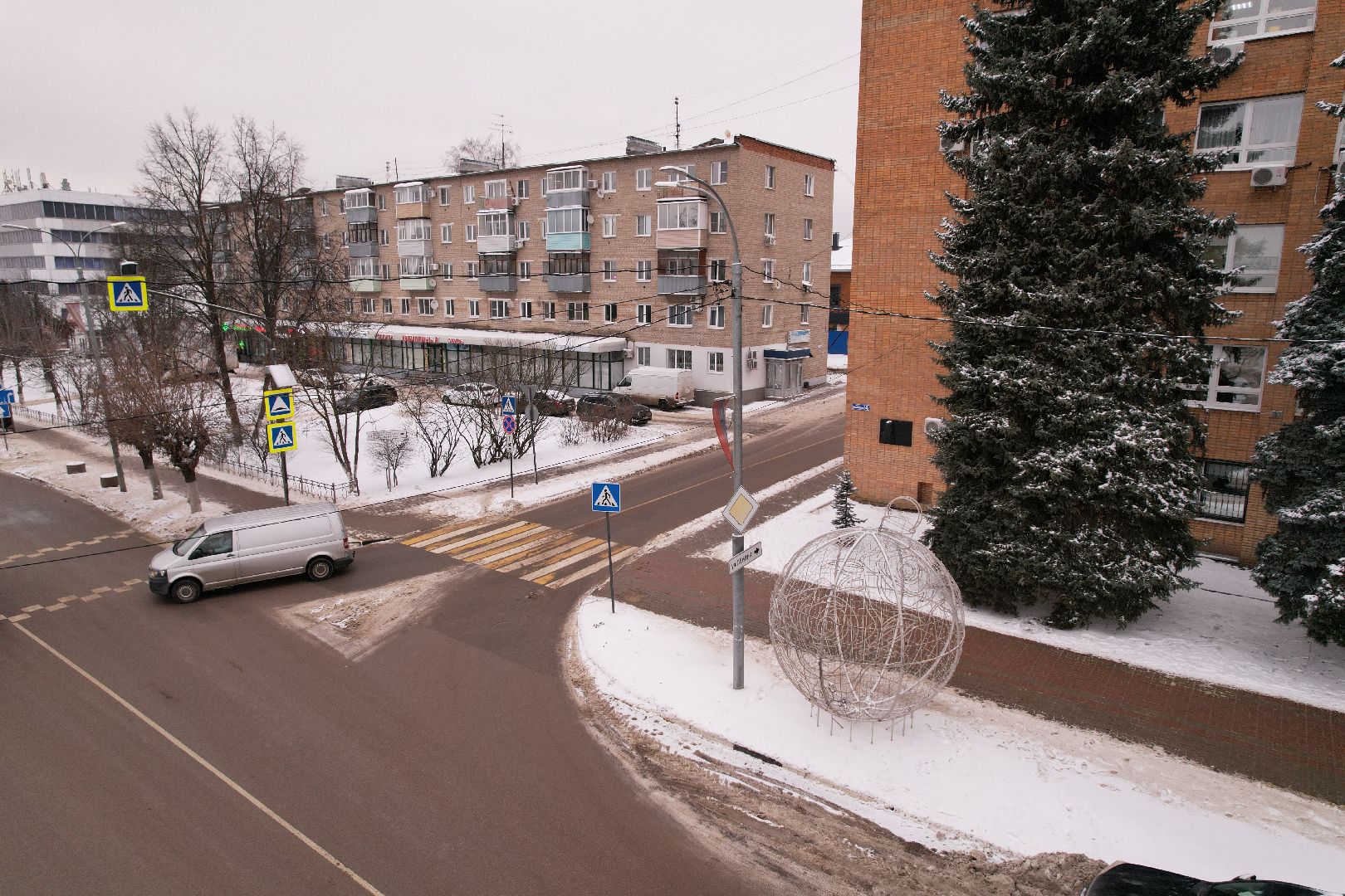 видео с коптера, зима в подмосковье, ёлка,
