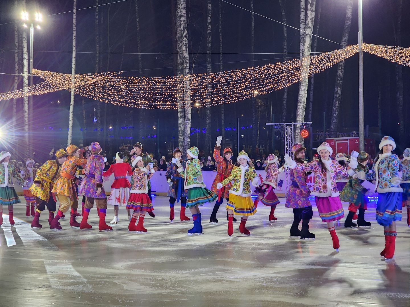 ледяное шоу, спектакль, фигуристы, фигурное катание, татьяна навка, ногонск, центральный парк, каток, жители, общество, вертикалки,