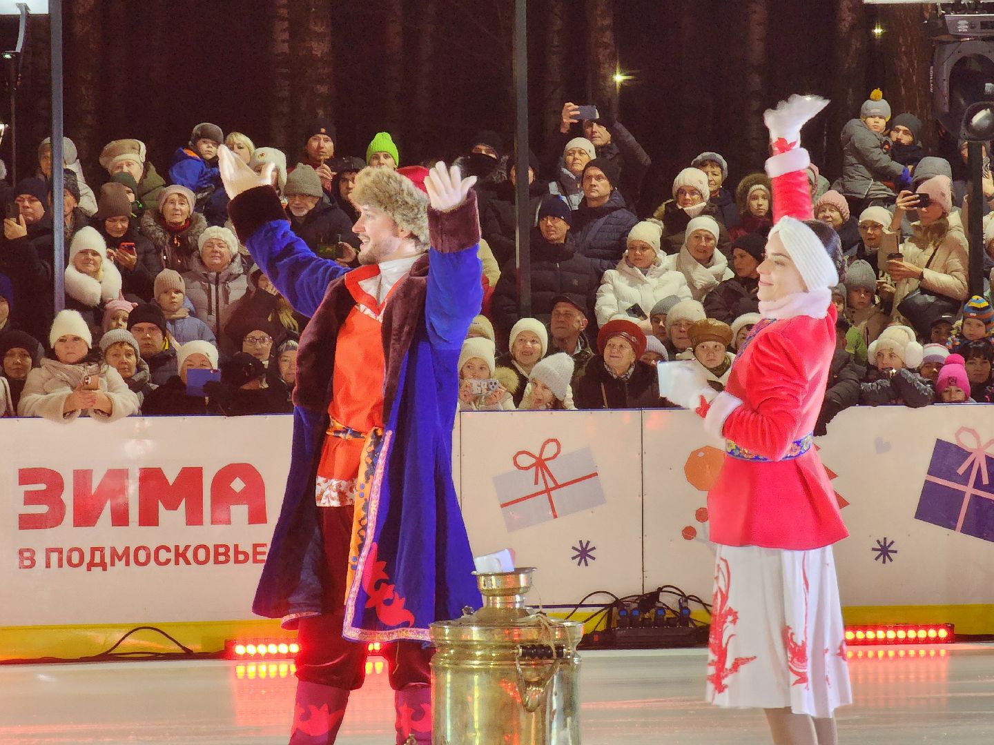 ледяное шоу, спектакль, фигуристы, фигурное катание, татьяна навка, ногонск, центральный парк, каток, жители, общество, вертикалки,