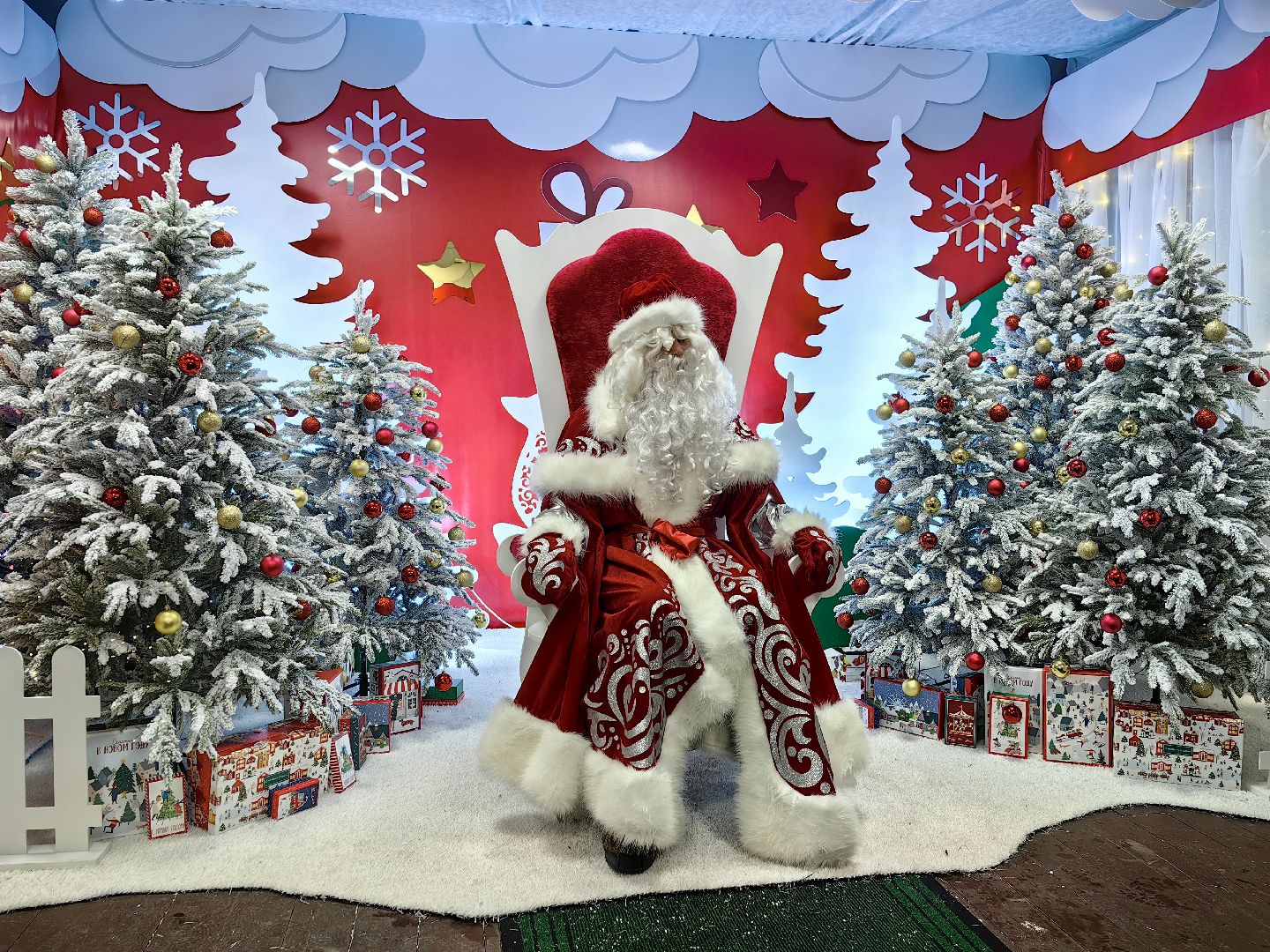 резиденция Деда Мороза, парк, Дед Мороз, снегурочка,