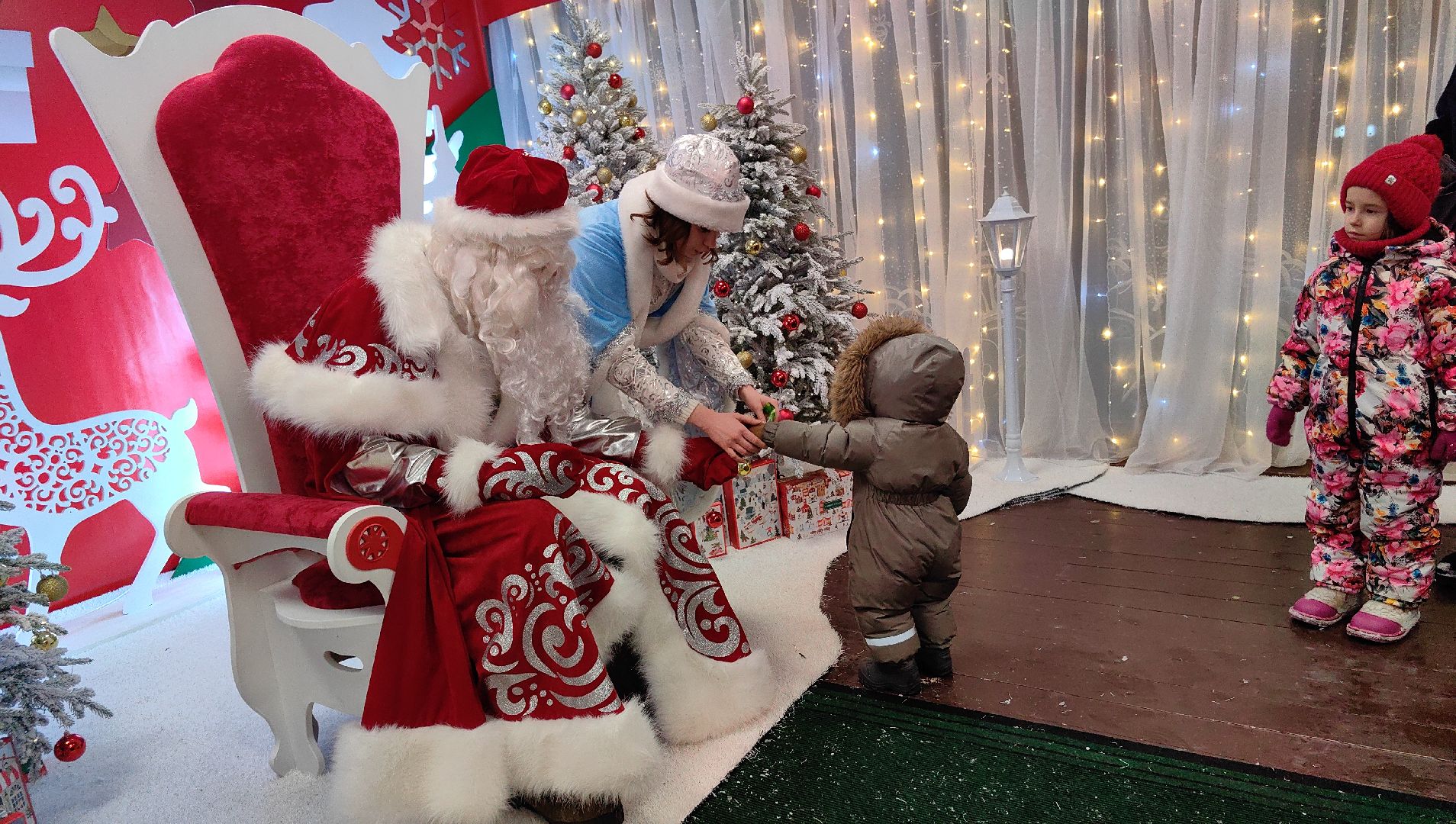 резиденция Деда Мороза, парк, Дед Мороз, снегурочка,