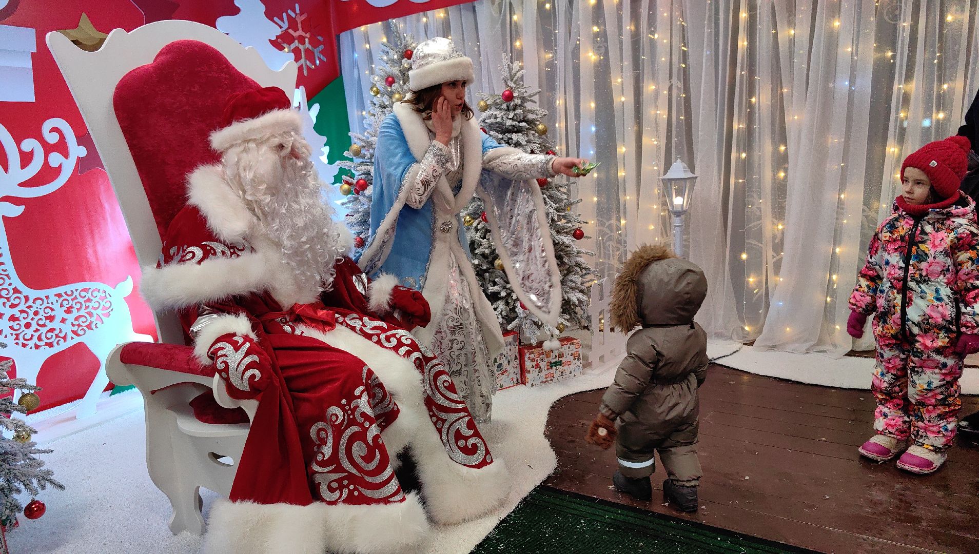 резиденция Деда Мороза, парк, Дед Мороз, снегурочка,