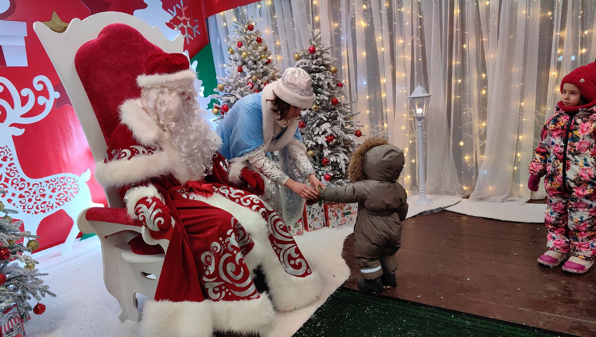 резиденция Деда Мороза, парк, Дед Мороз, снегурочка,