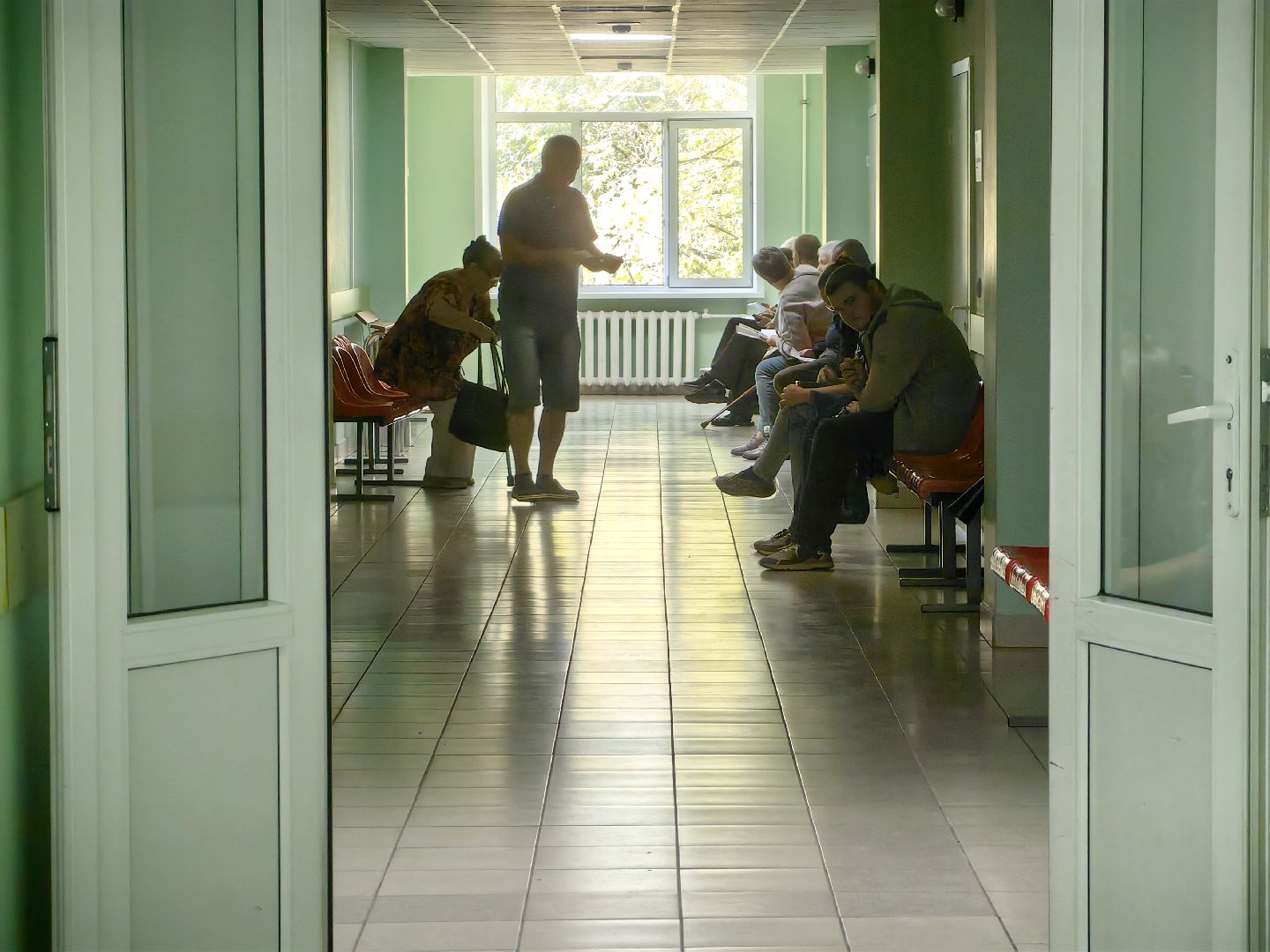 врач-травматолог, перелом, вывих, первая помощь, растяжение,