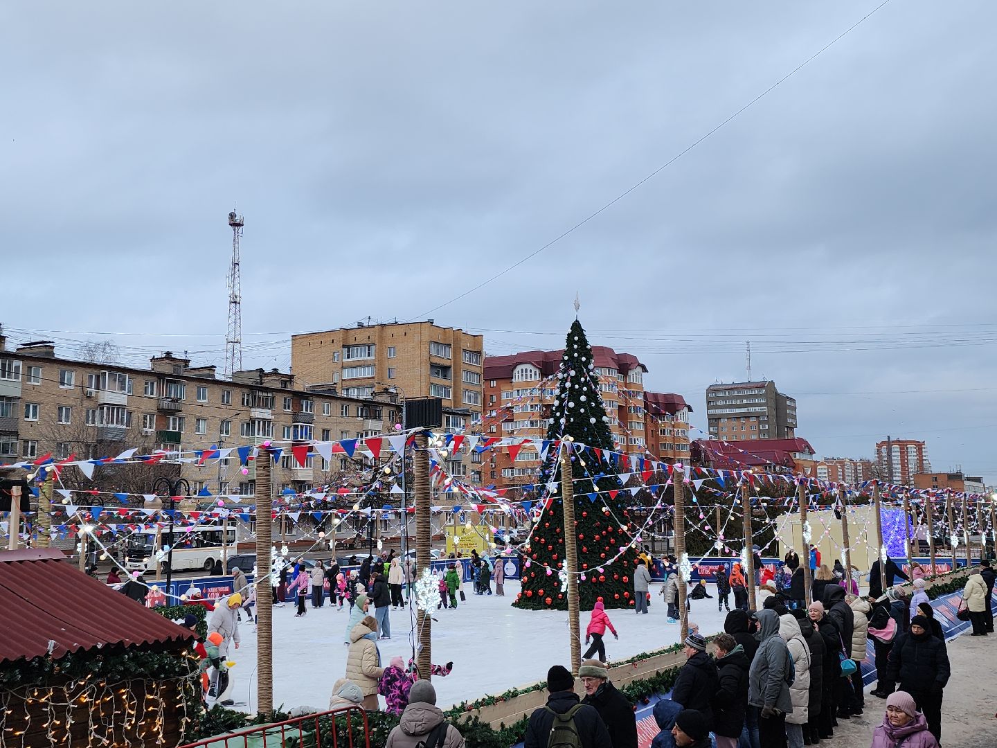 серпухов, подмосковье, каток, искусственный лед, новый год,