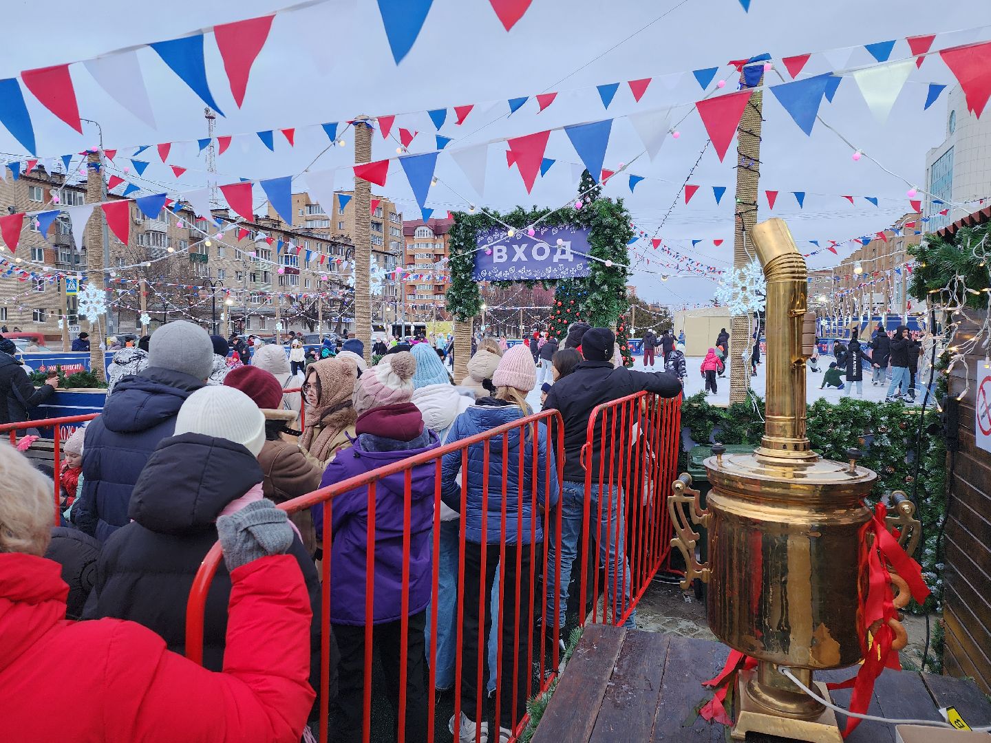 серпухов, подмосковье, каток, искусственный лед, новый год,