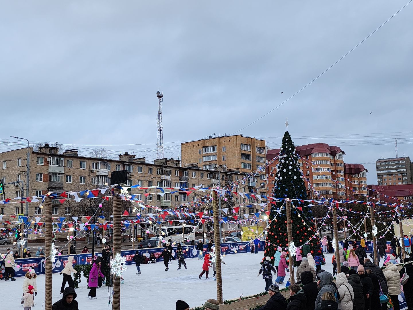 серпухов, подмосковье, каток, искусственный лед, новый год,