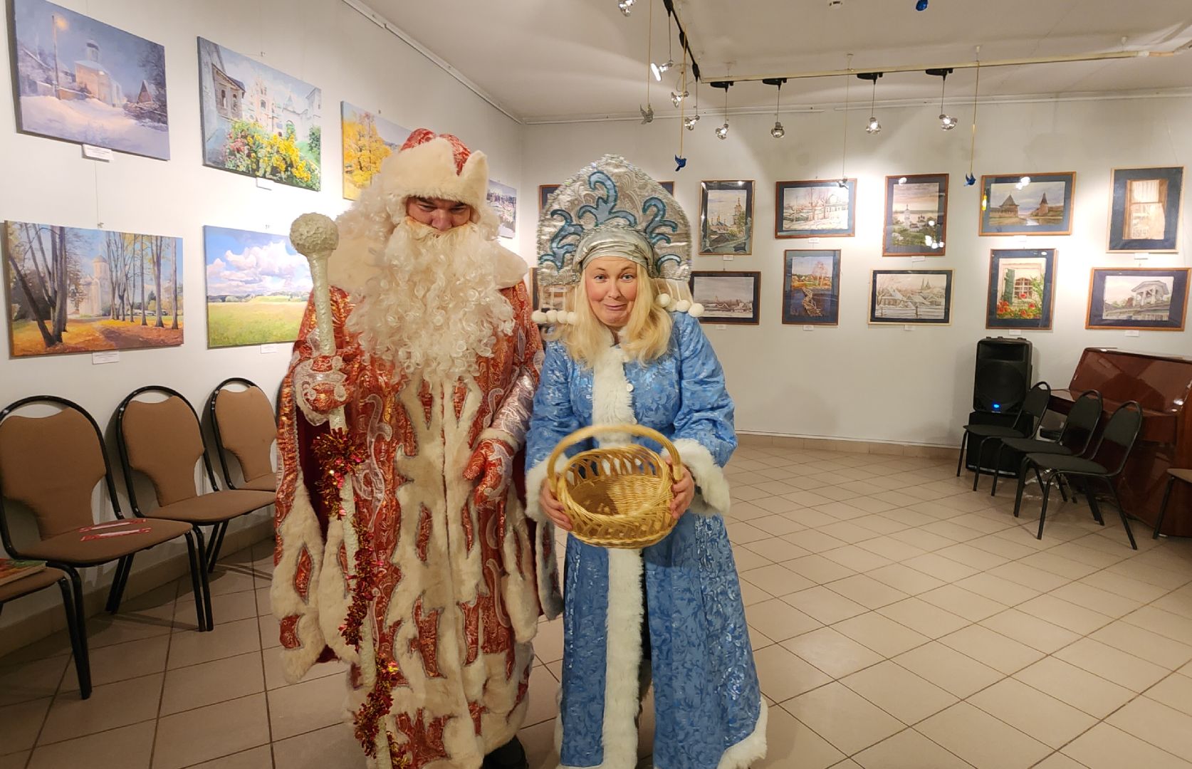 Звенигород, Культура, Гостиная Деда Мороза,вертикалки,