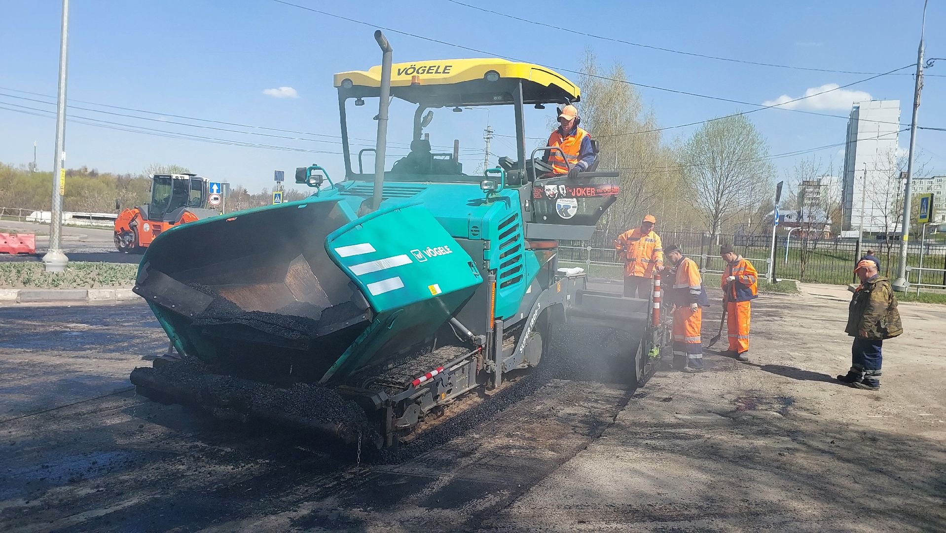 серпухов, строительство дорог, асфальт, улица весенняя, укладка асфальта, дорожные работы,