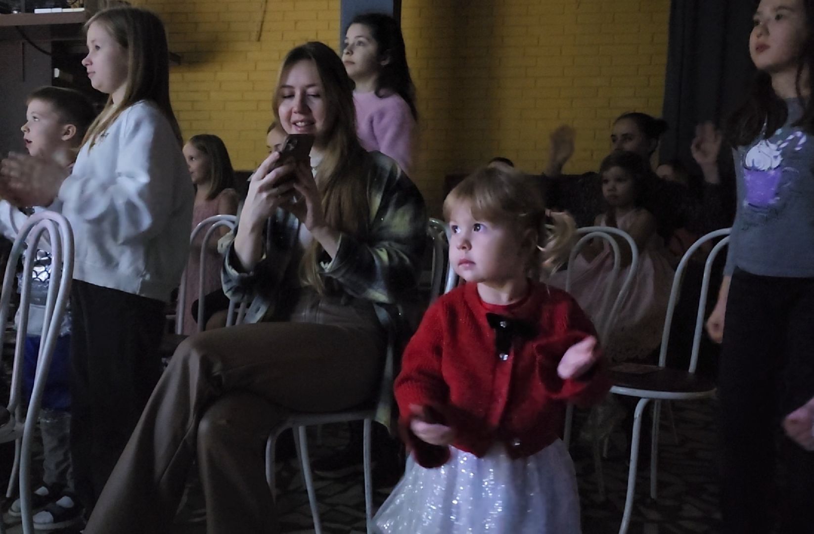 спектакль, новый год, благотворительность,вертикалки,