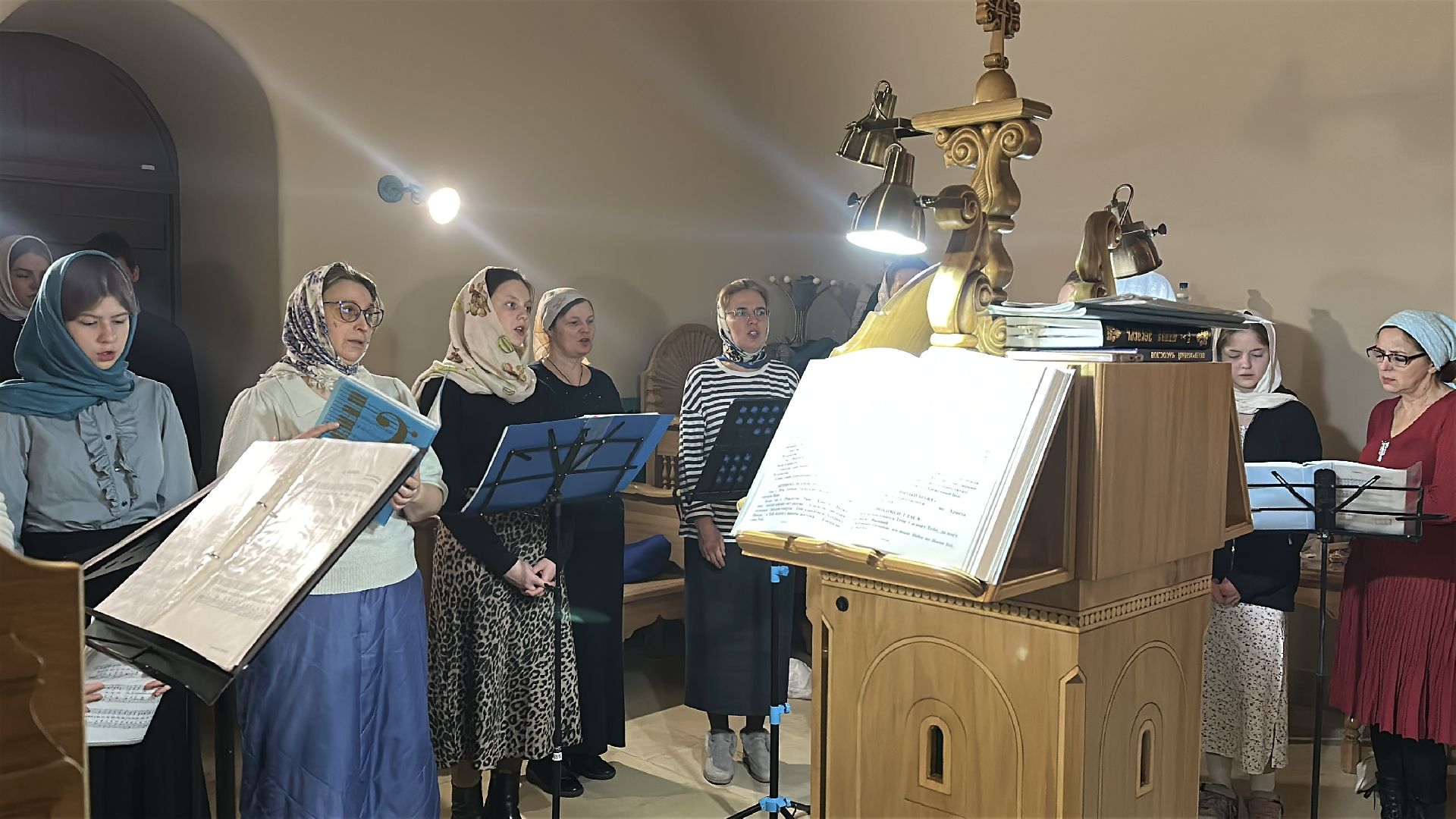 шаховская, всехсвятский храм, рождественская служба, рождественские богослужения, рождество, рождество христово, вертикалки,