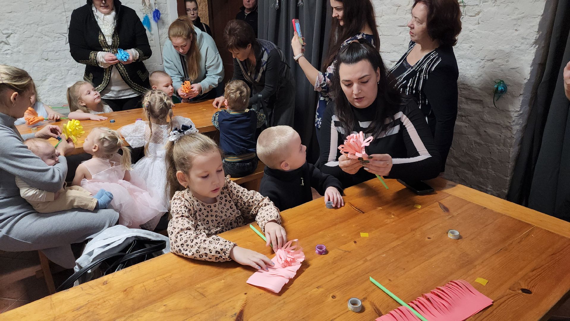 серпухов, Серпуховский историко-художественный музей, новогодняя елка, сво, цветы для снегурочки, вертикалки,