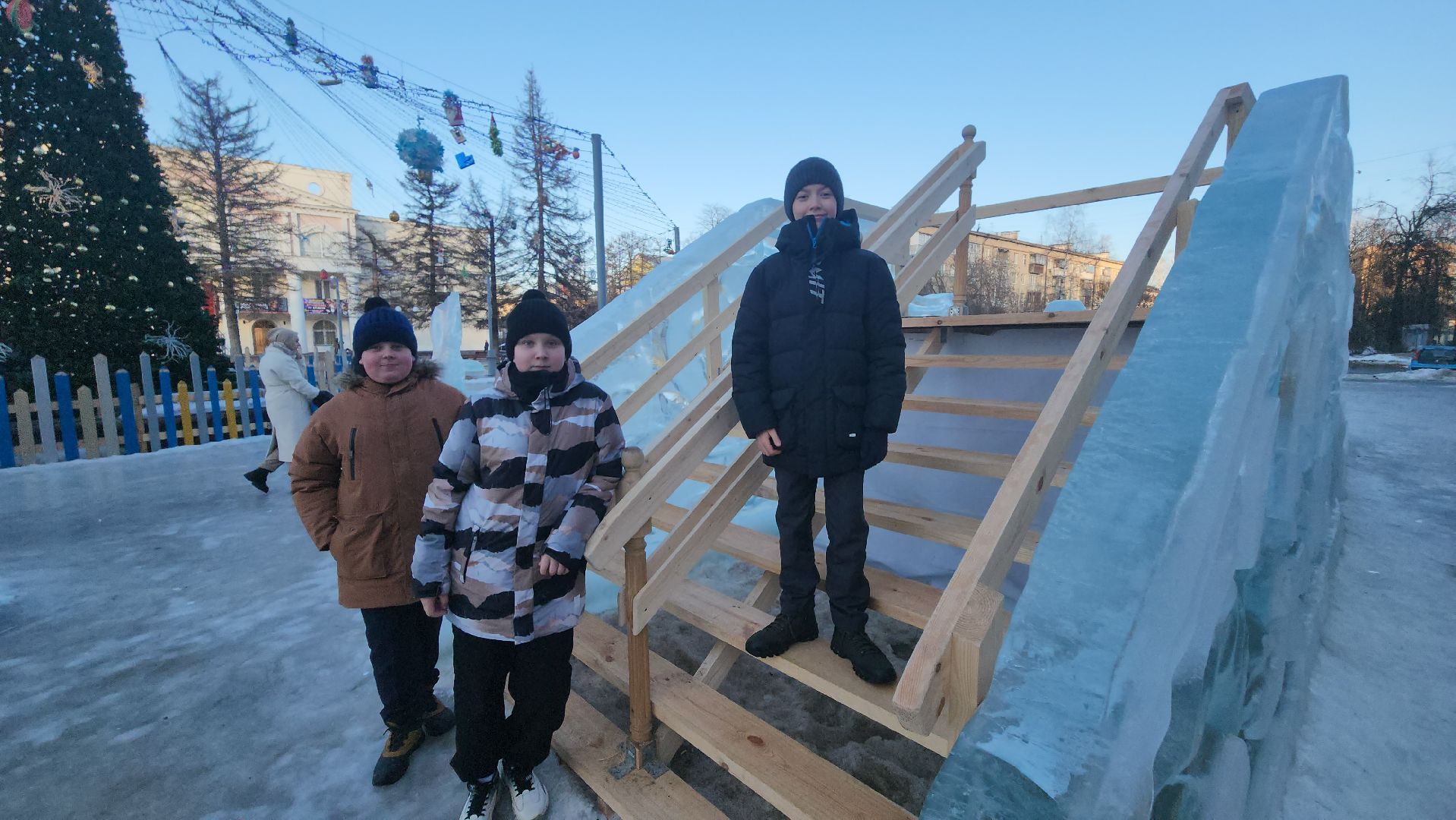 долгопрудный, площадь собина, ледяная горка, вертикалки