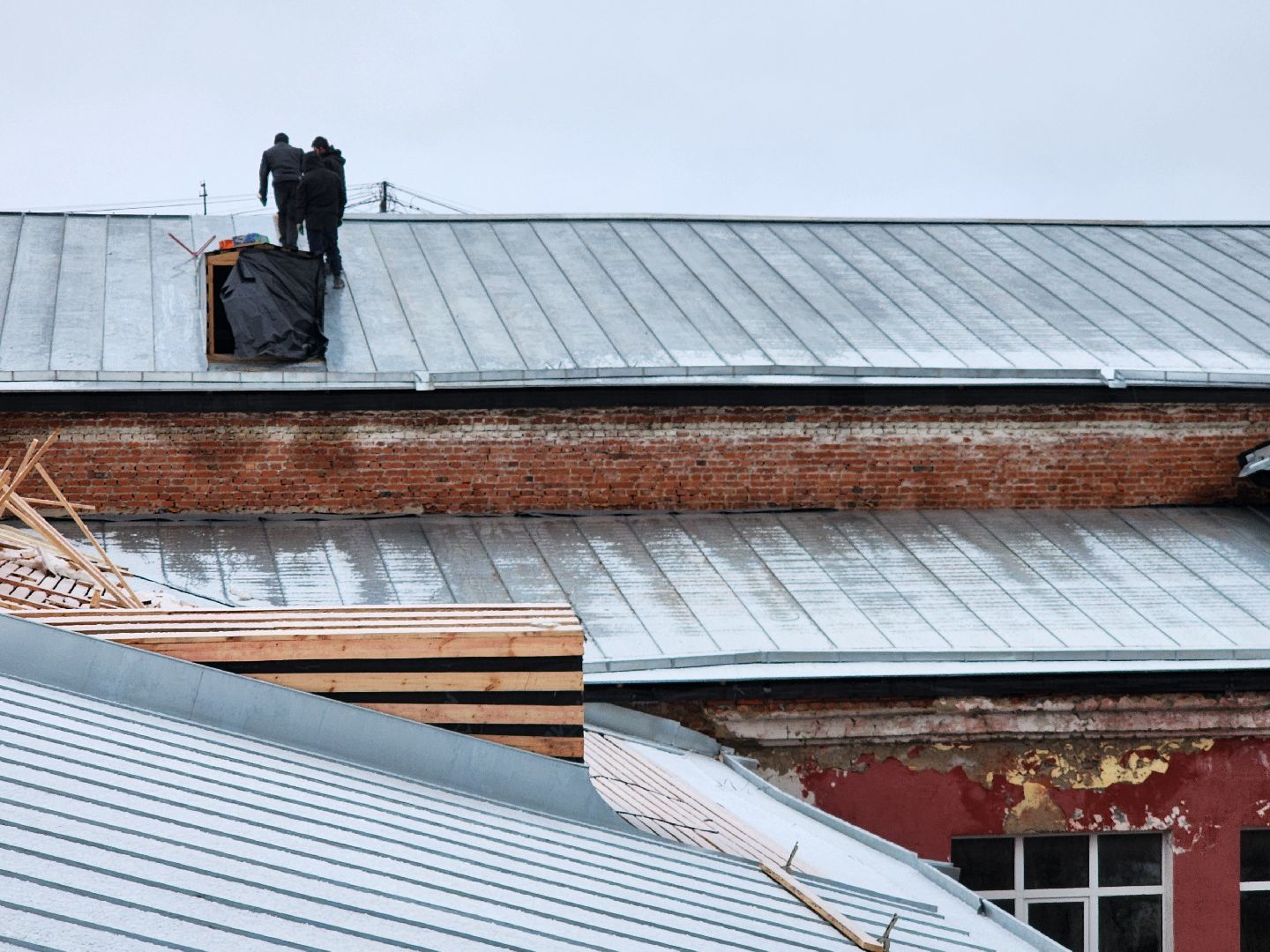 серпухов, улица красный текстильщик, дк исток, капитальный ремонт, дворец культуры, замена кровли,