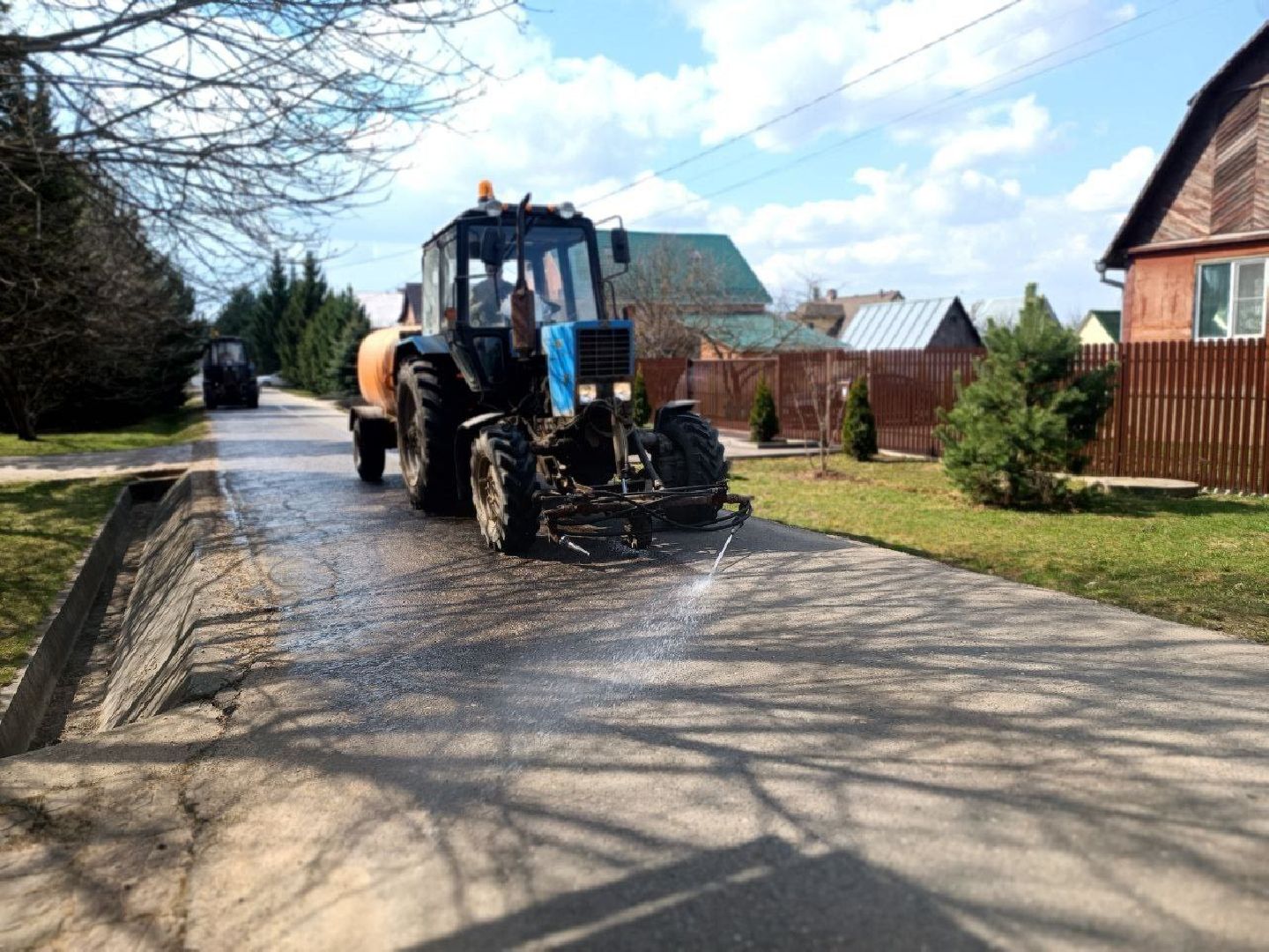 Можайск, Можайский городской округ, Подмосковье, уборка территории, субботник, благоустройство, месяц чистоты и благоустройства, дороги
