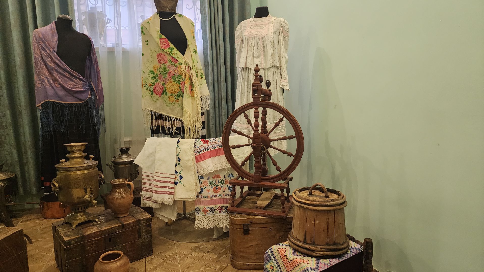 вертикалки, ивантеевка, музей самоваров, коллекционирование, коллекционер, старинные вещи, русский мир, экспозиция, экспонаты,