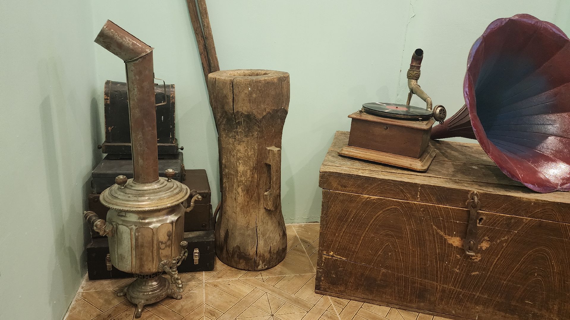 вертикалки, ивантеевка, музей самоваров, коллекционирование, коллекционер, старинные вещи, русский мир, экспозиция, экспонаты,