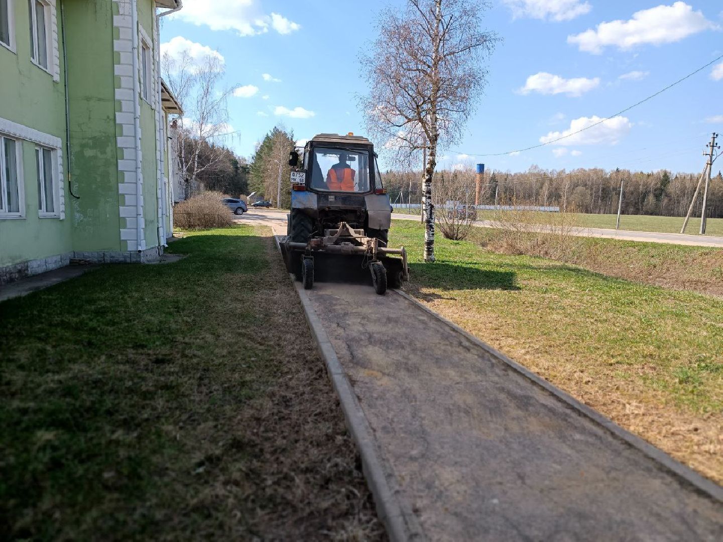Можайск, Можайский городской округ, Подмосковье, субботник, благоустройство, уборка территории, месяц чистоты и благоустройства, жители
