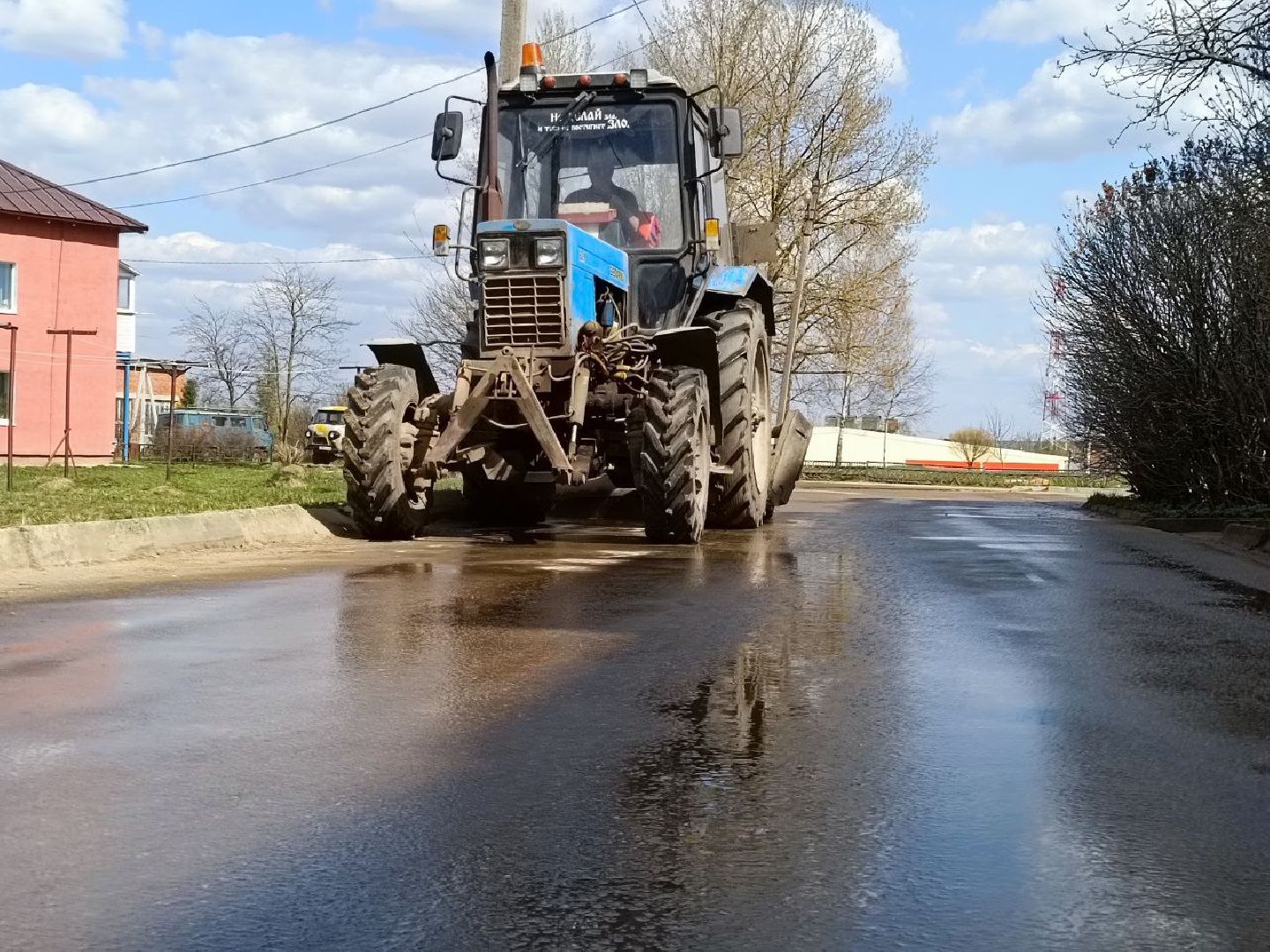 Можайск, Можайский городской округ, Подмосковье, субботник, благоустройство, уборка территории, месяц чистоты и благоустройства, жители
