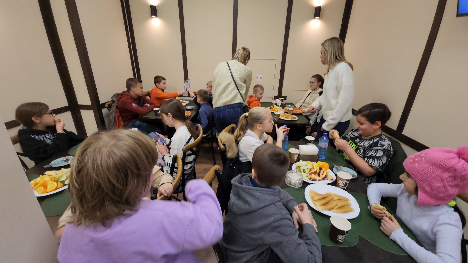 серпухов, трц б-класс, ледовая арена звезда, дети с овз, коньки, ледовый каток,