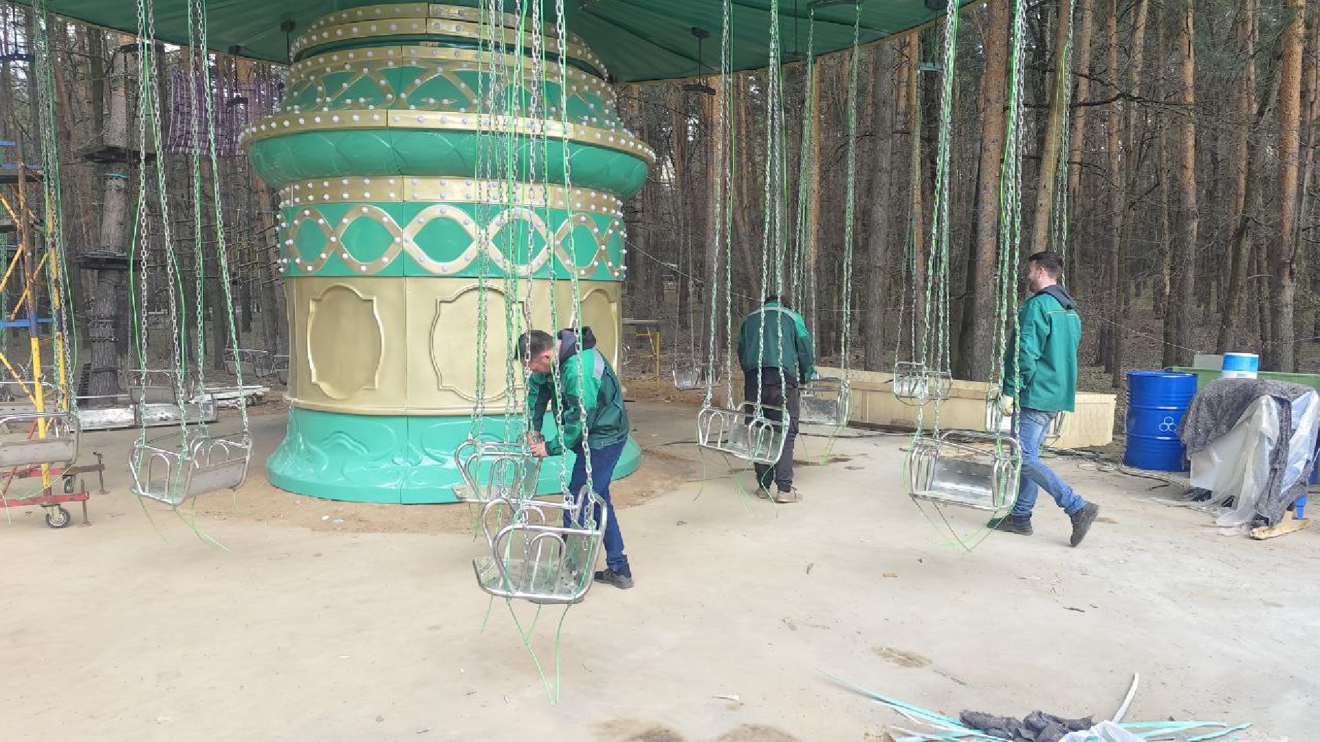 Парк Ёлочки, Подмосковные парки, карусель