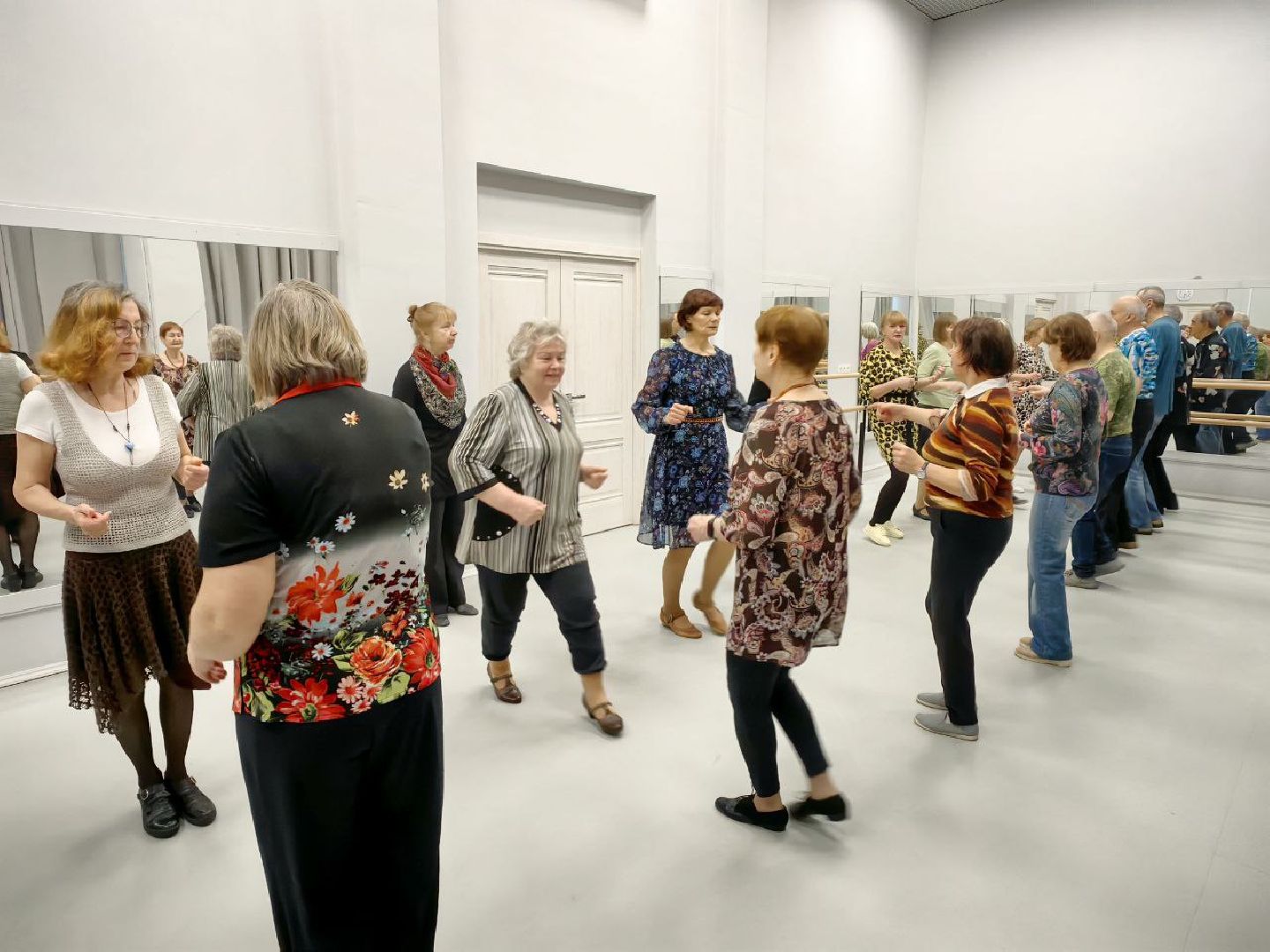 активное долголетие, танцы, вальс, танго,