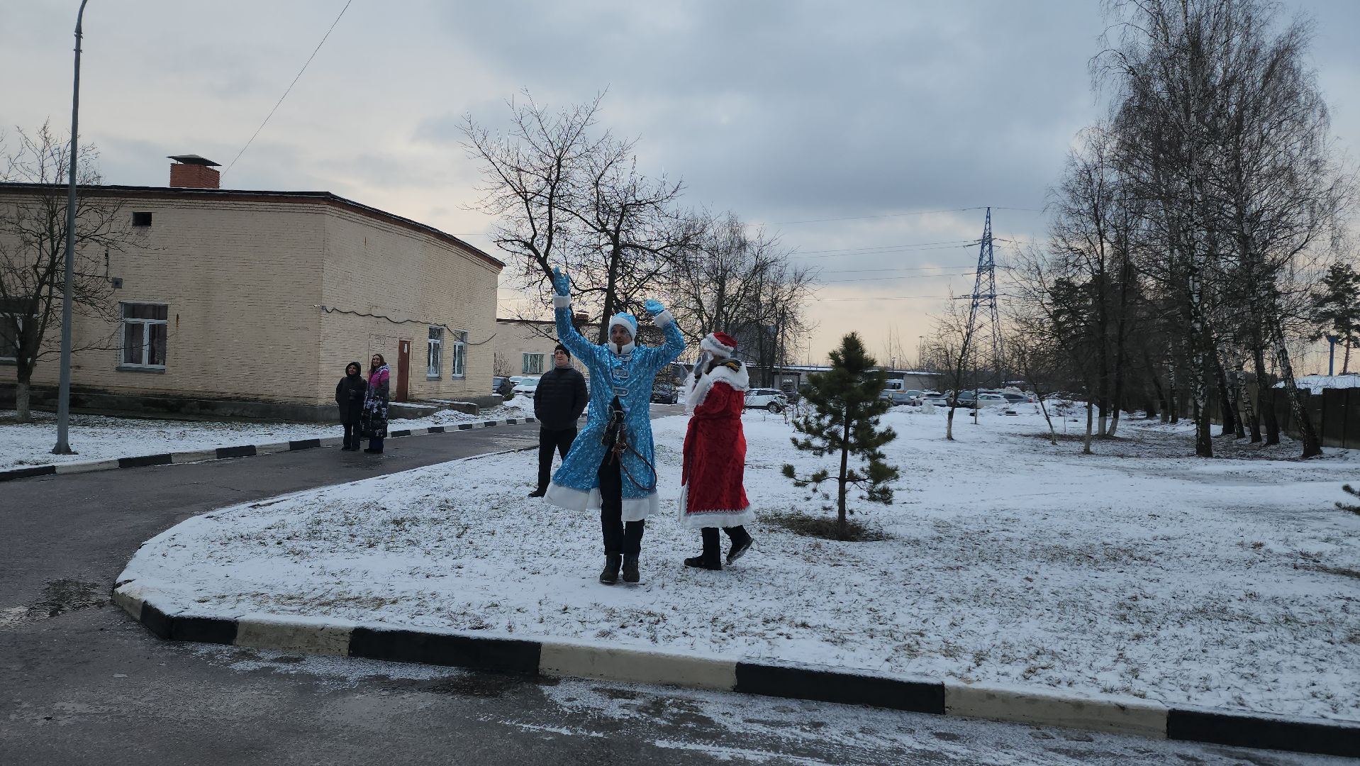 онкология, онкодиспансер, московский областной онкологический диспансер, альпинисты, промышленные альпинисты, подарки, дети, детское отделение,