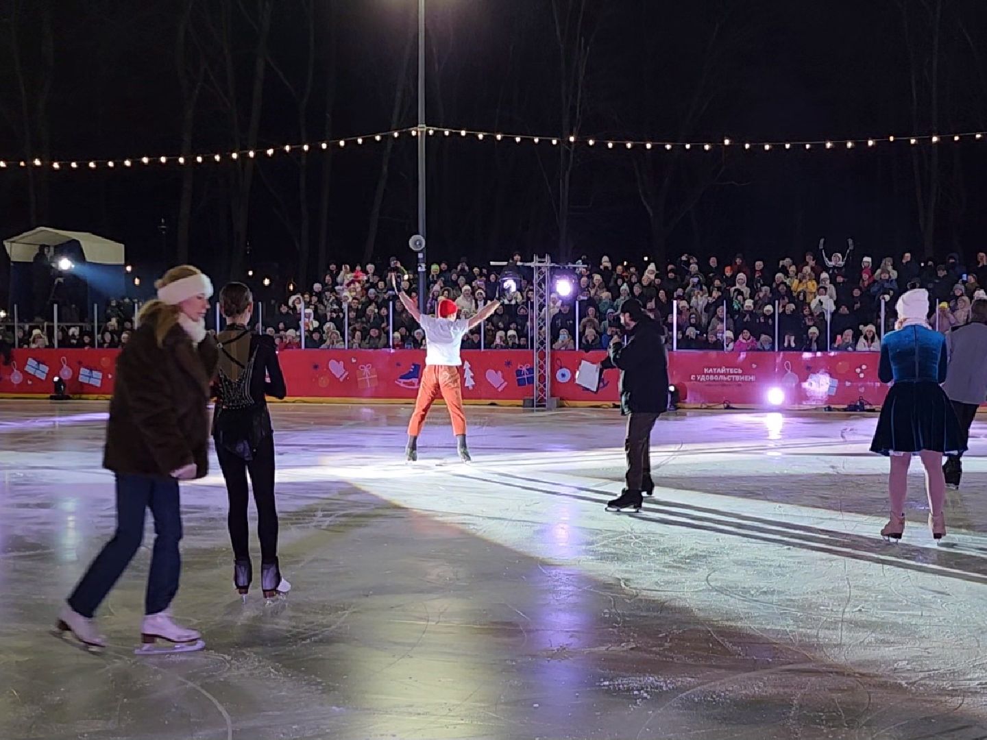 Коломна, ледовое шоу ильи авербуха, зима в подмосковье, каток,