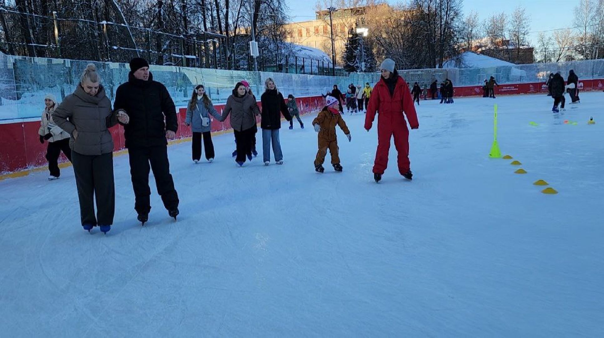 солнечногорск, вечеринка на катке, коньки, жители, праздник, вертикалки,