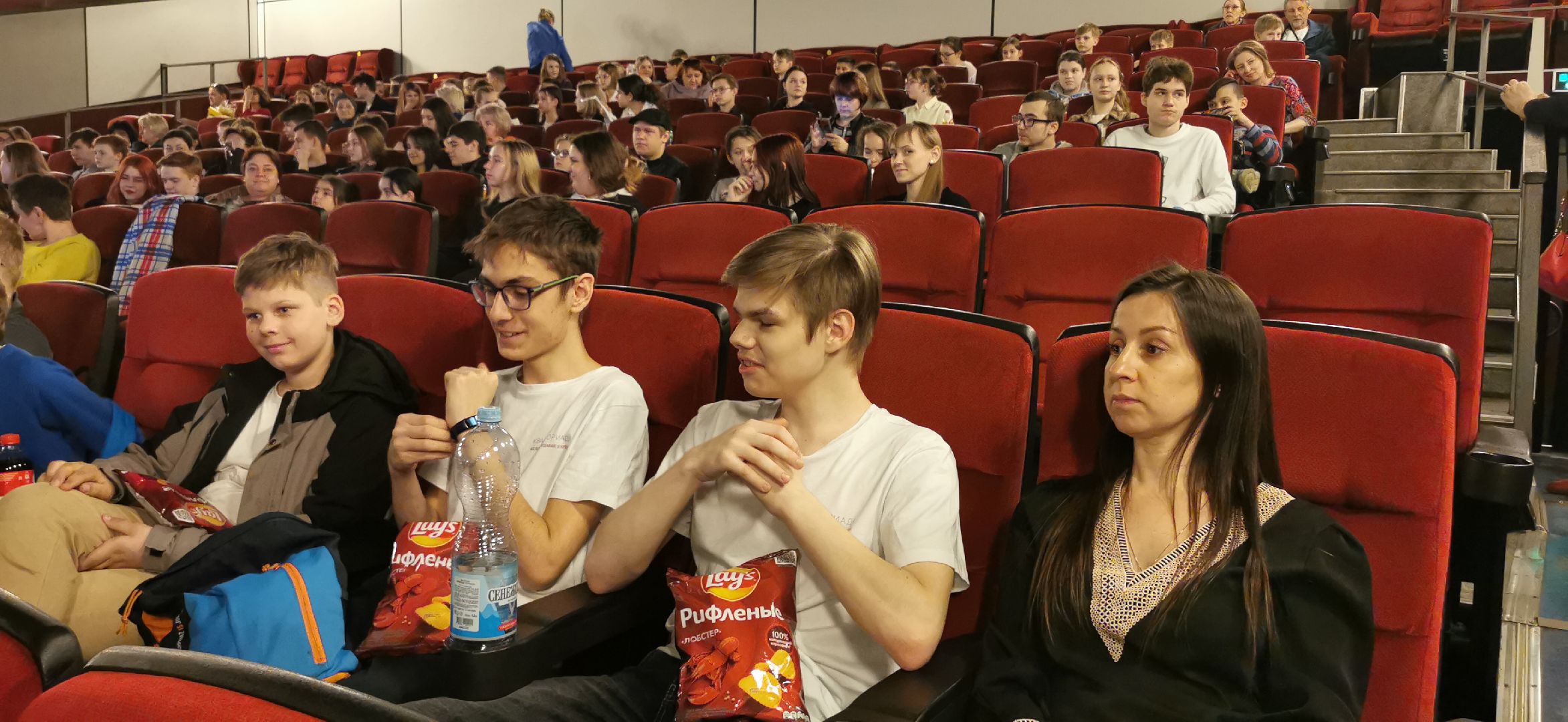 школьники, кинотеатр, культура