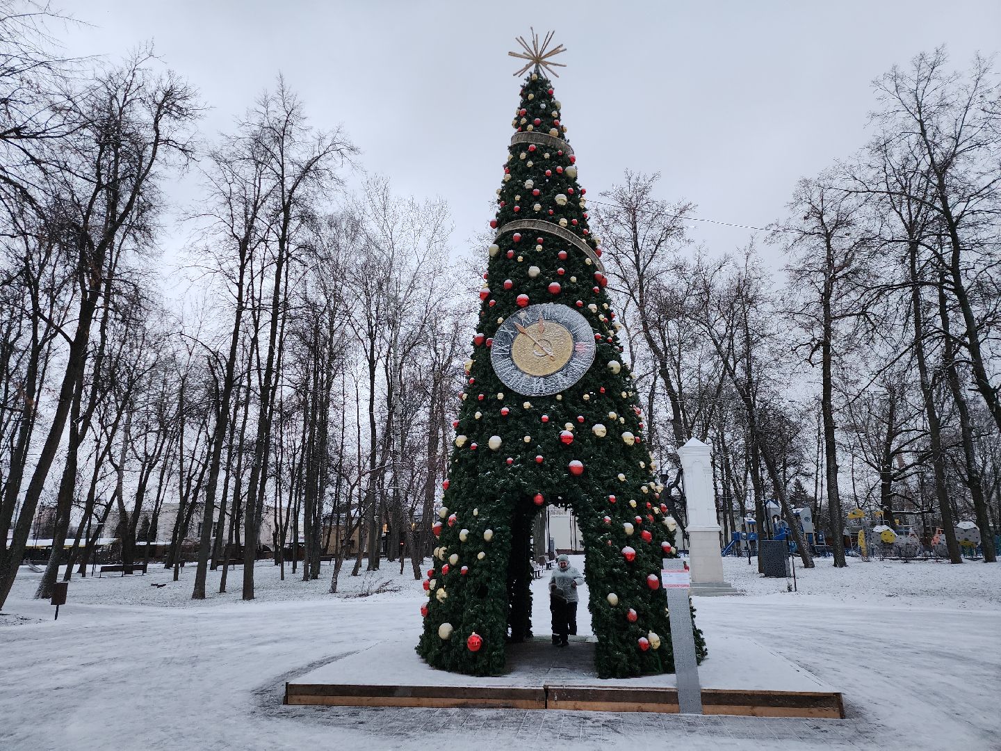 серпухов, подмосковье, парки подмосковья, парк имени олега степанова, фотобудка,