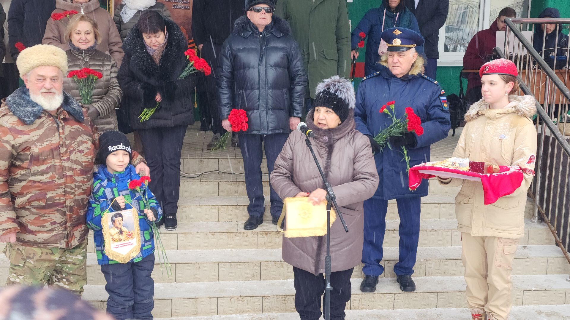 память героям, генерал панфилов, бюст панфилову, открытие памятника,