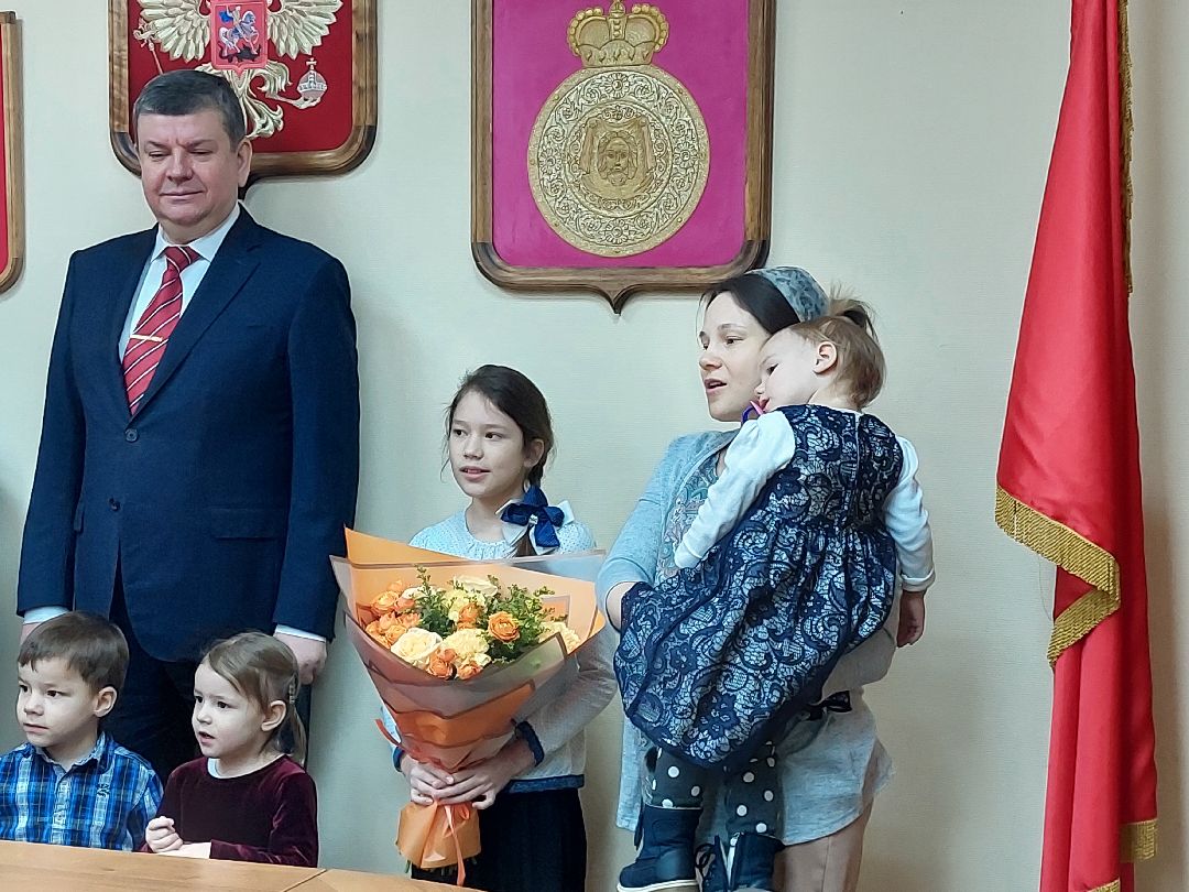 Воскресенск, общество