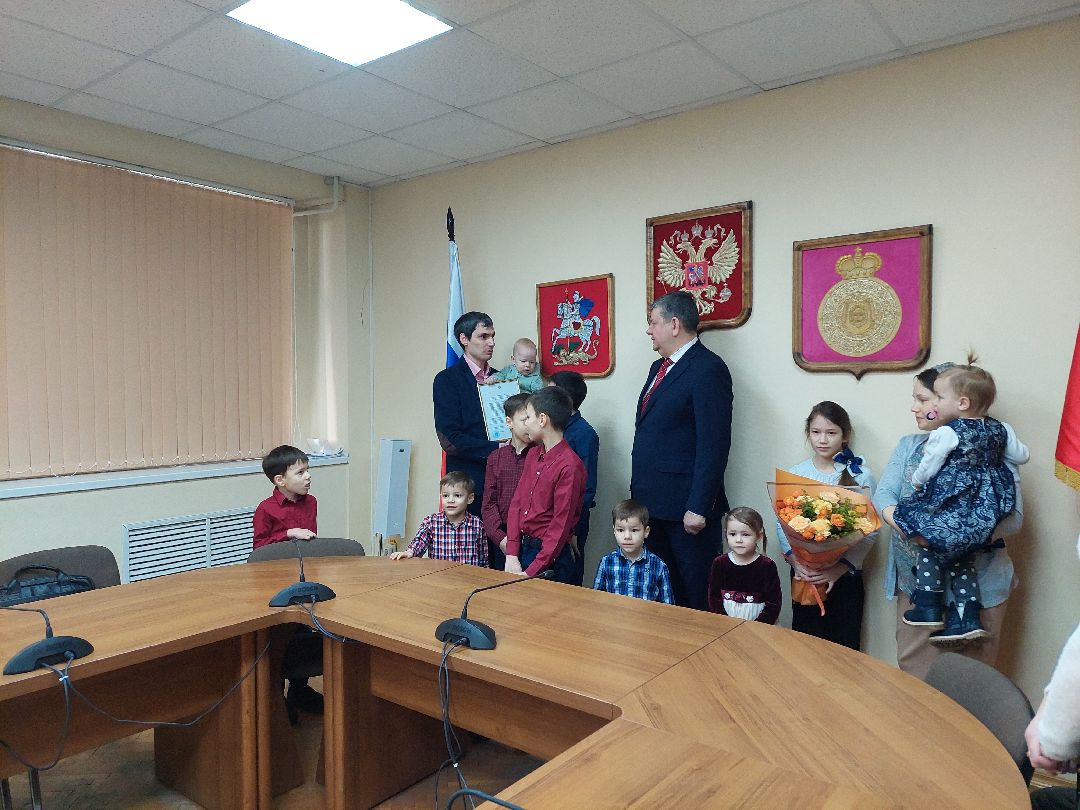 Воскресенск, общество