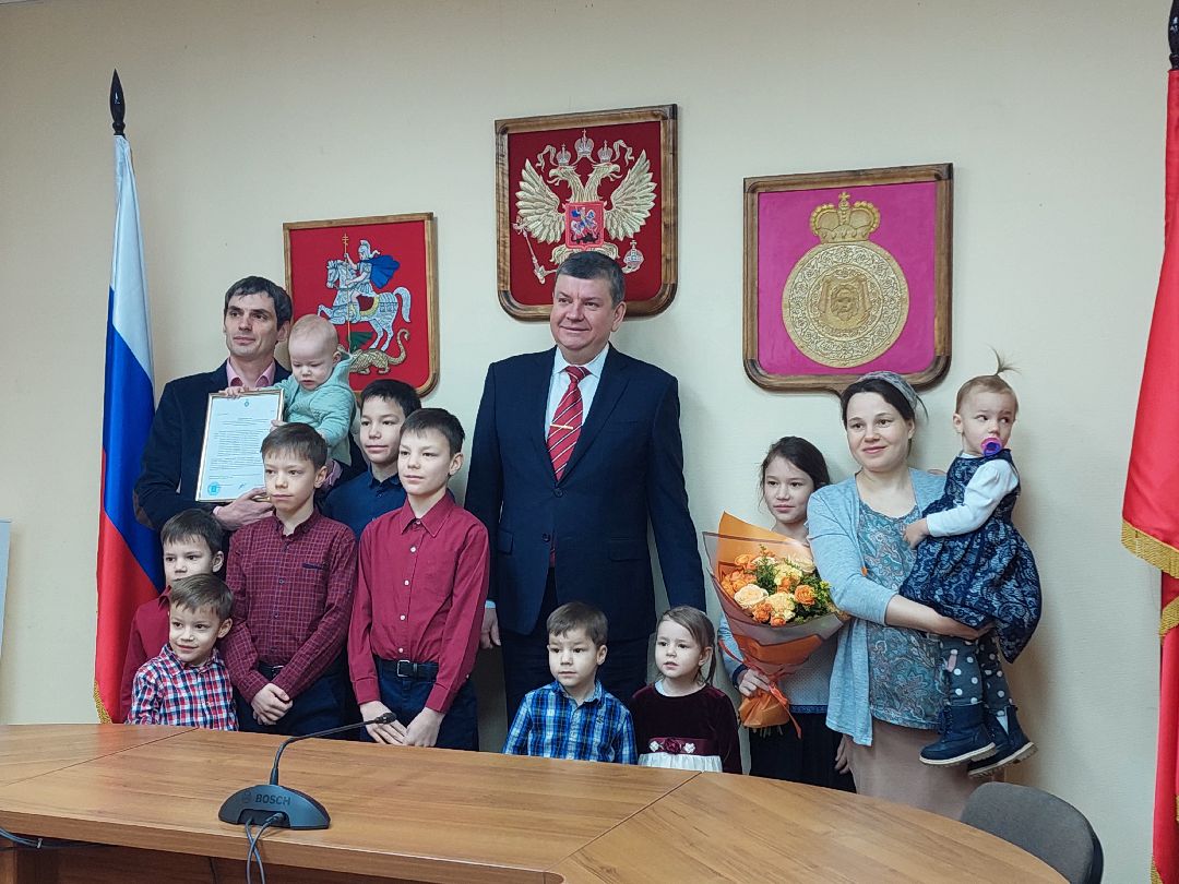 Воскресенск, общество