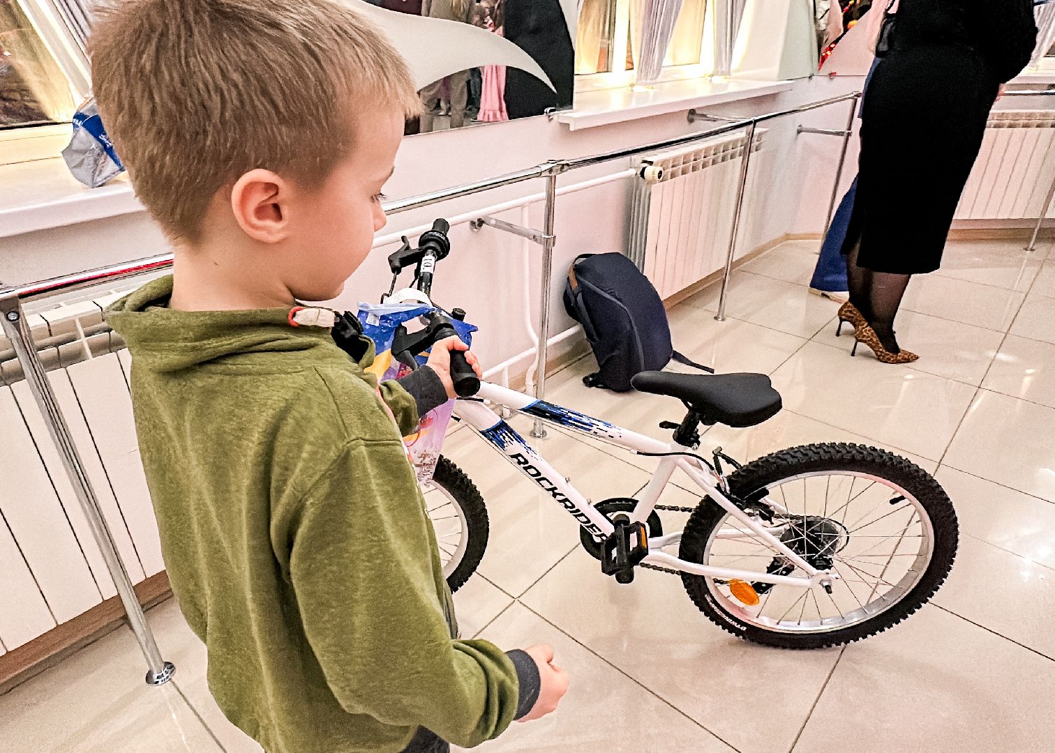 Клин, общество, дети, меценаты, экономика, подарки, помощь,