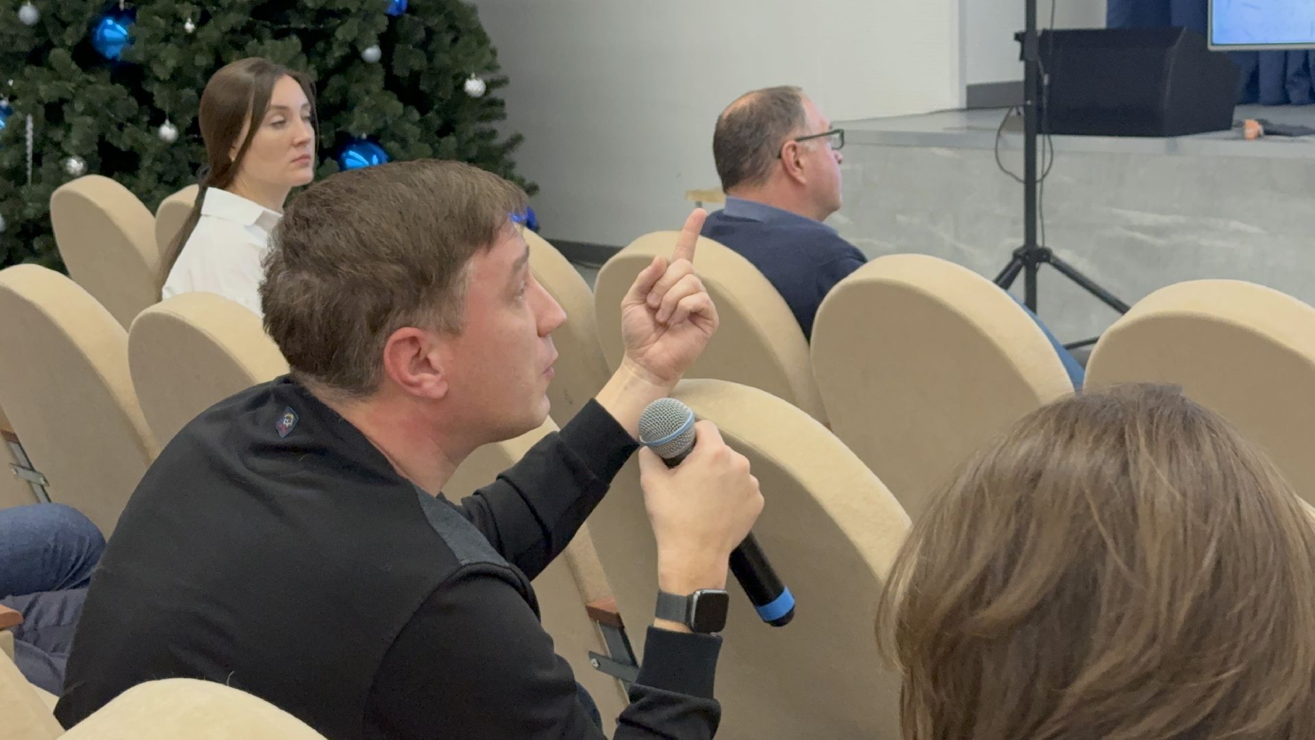 выездная администрация, полиция, жители,