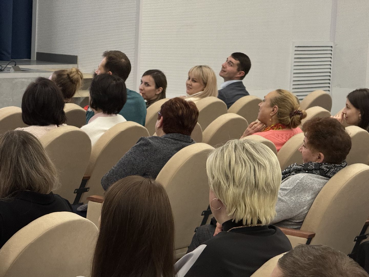 выездная администрация, полиция, жители,