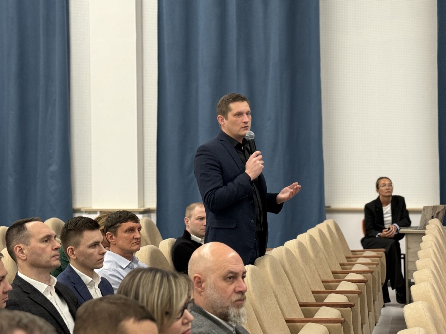 выездная администрация, полиция, жители,