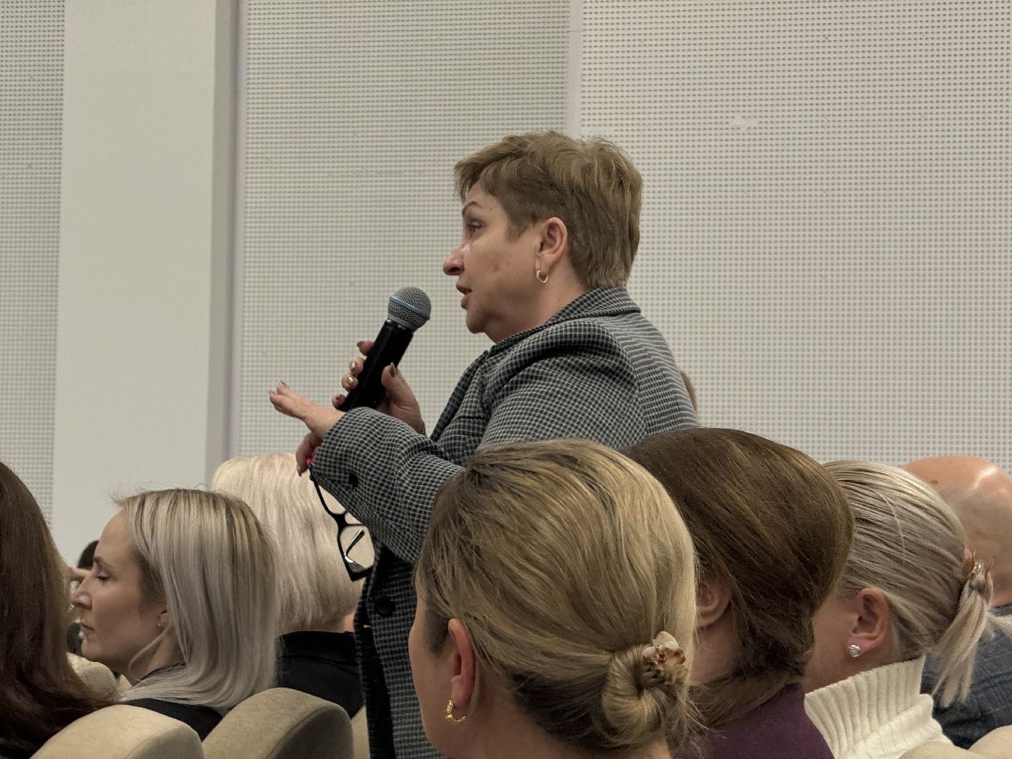 выездная администрация, полиция, жители,