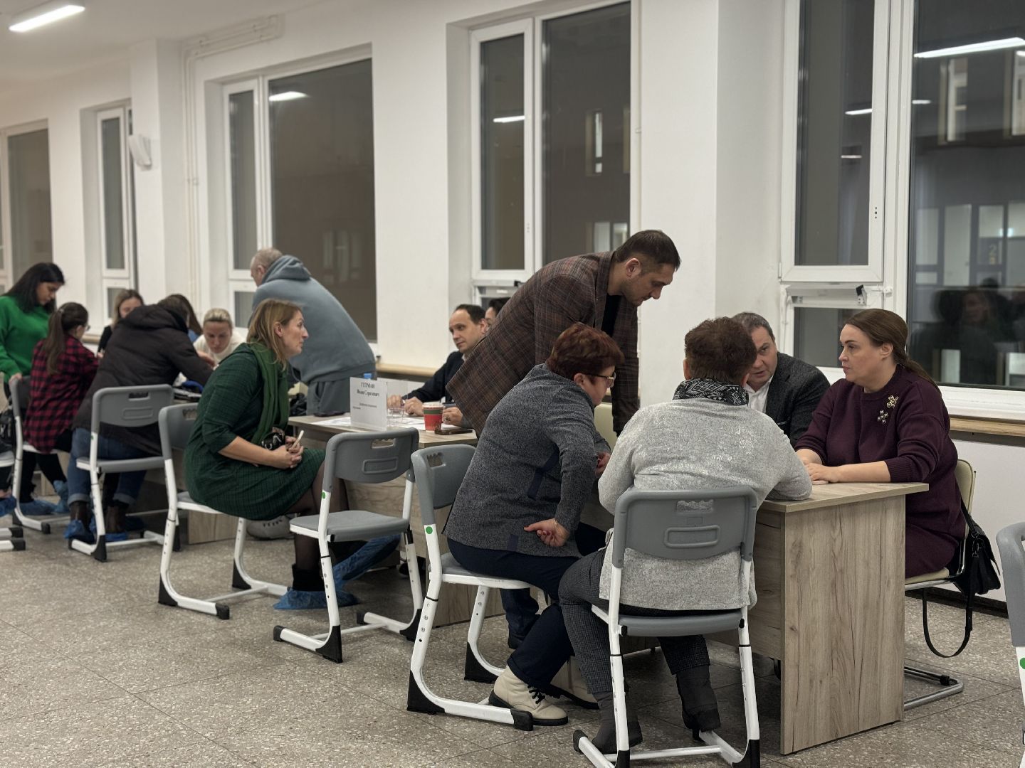 выездная администрация, полиция, жители,