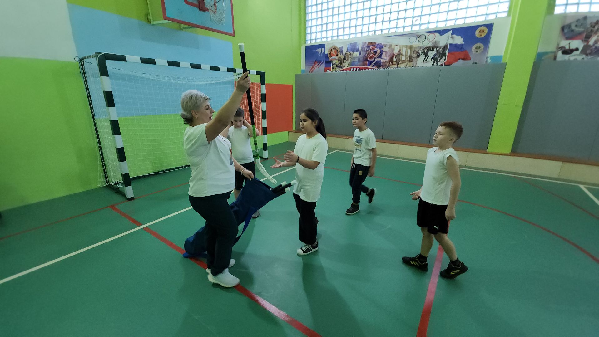 серпухов, туровская школа, вклад в будущее, оборудование для спортзала, флорбол, мини-футбол,