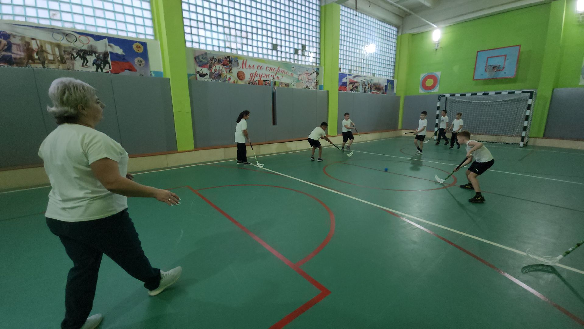 серпухов, туровская школа, вклад в будущее, оборудование для спортзала, флорбол, мини-футбол,