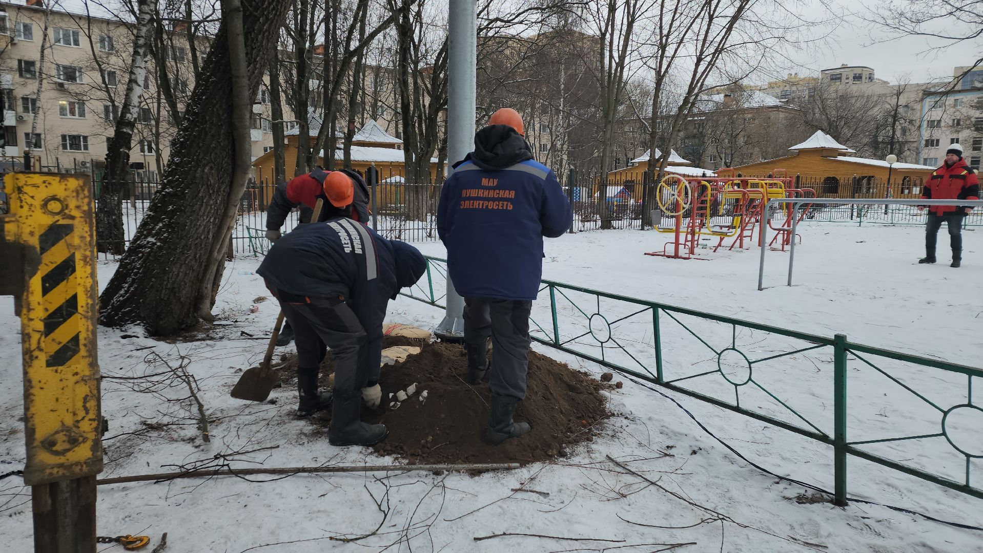 вертикалки, пушкино, опоры уличного освещения, детская площадка, светодиодные фонари, благоустройство,