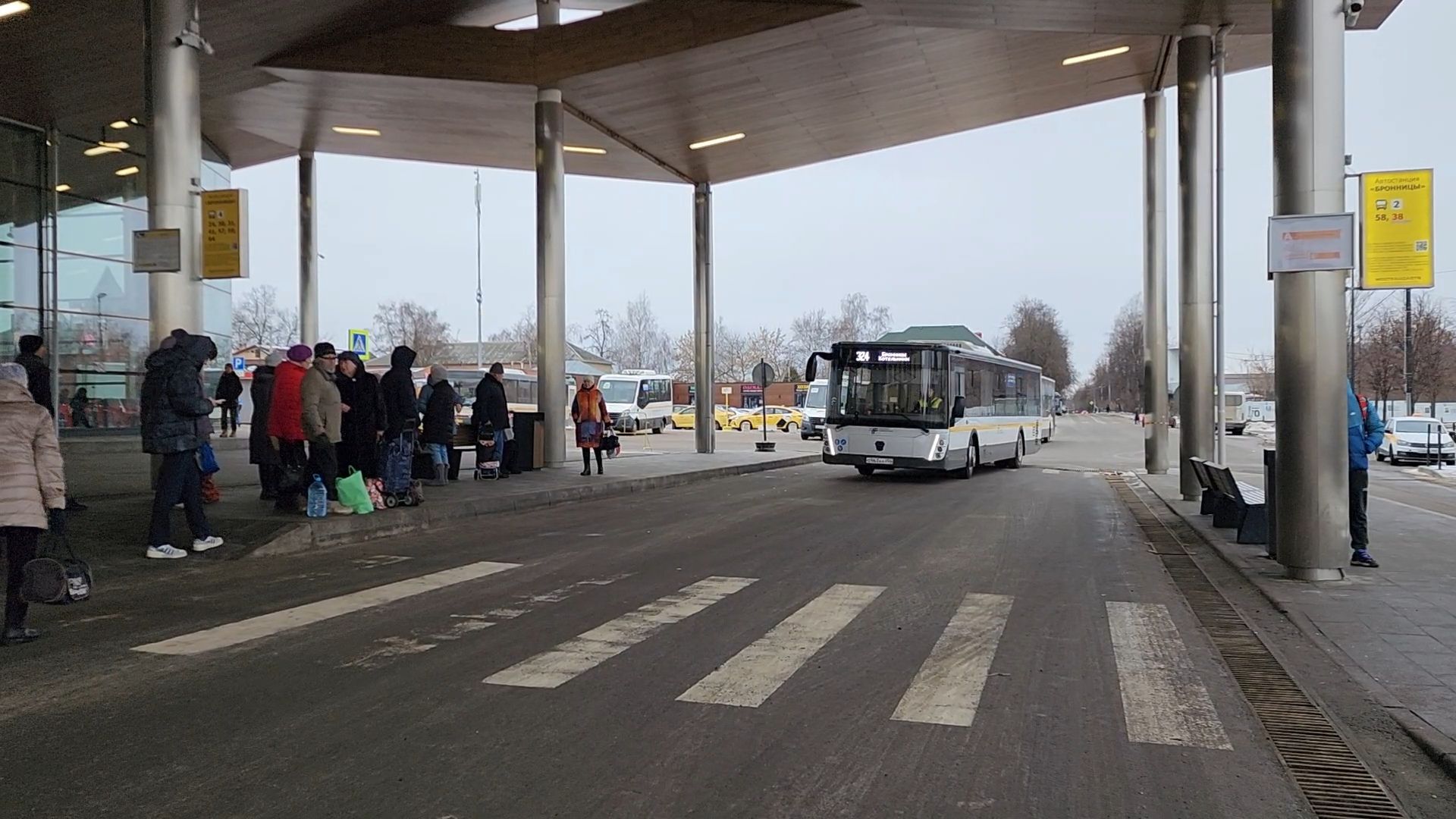 Бронницы, Новый автобус, Новые автобус в Бронницах, Новый автобус Бронницы-метро Котельники, Новый ЛиАЗ в Бронницах, Комфортный автобус в Бронницах, вертикалки,