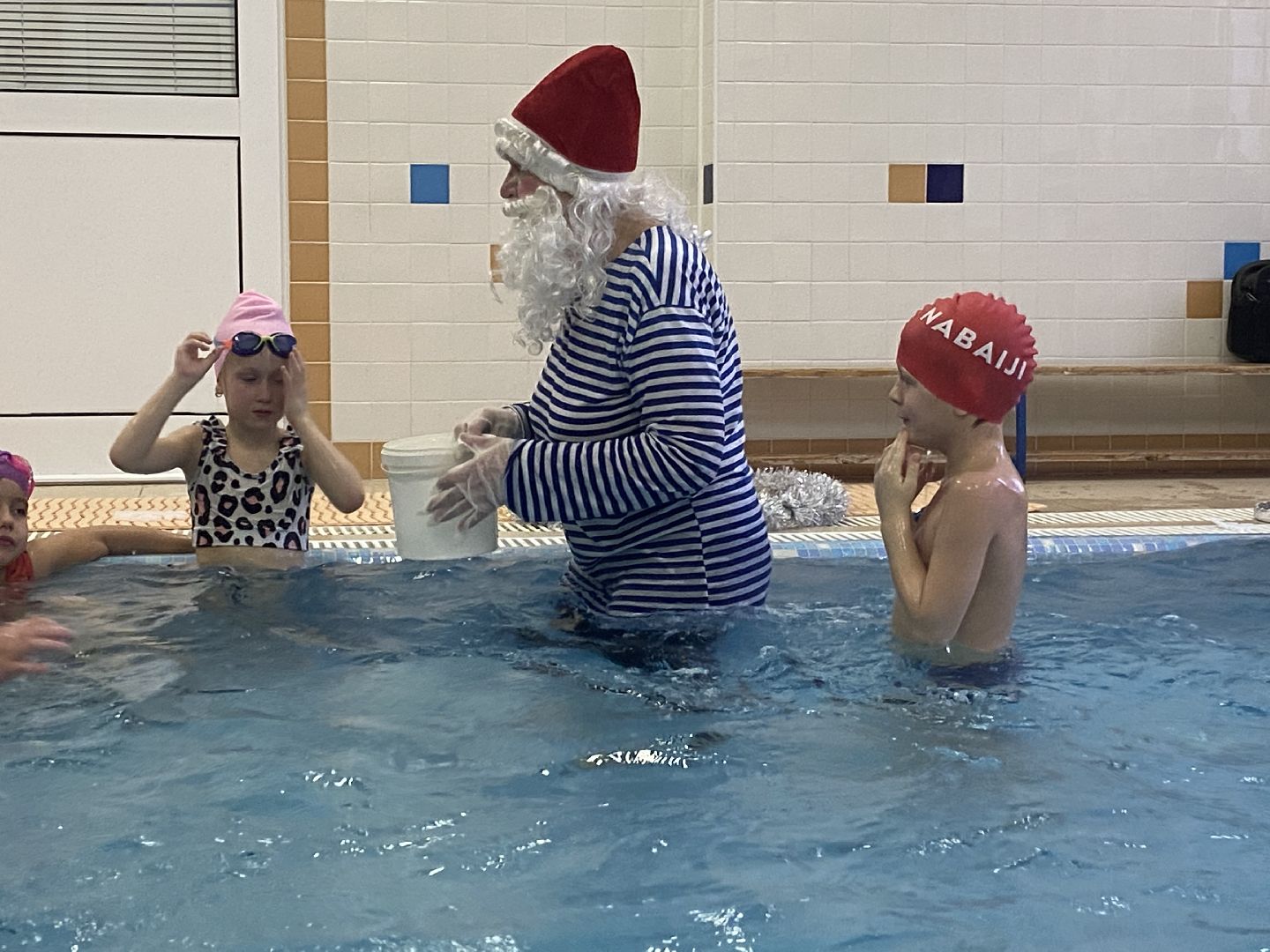 школа Перспектива, Власиха школа Перспектива, детский сад с бассейном, бассейн в детском саду, Бассейн в Перспективе, вертикалки