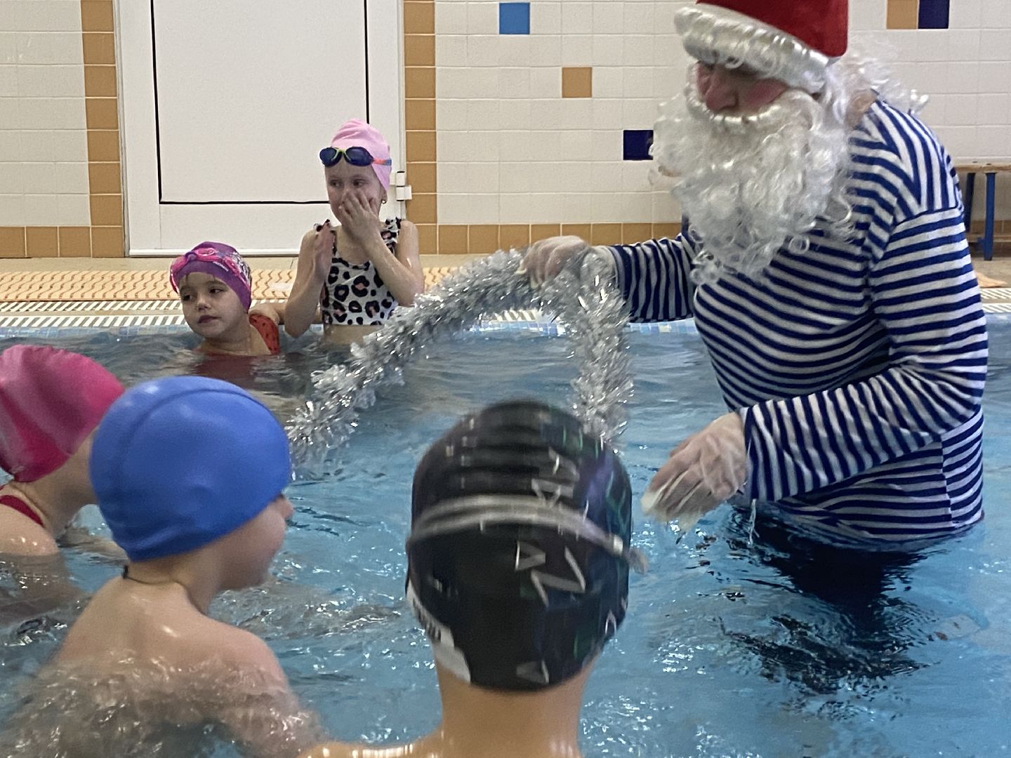 школа Перспектива, Власиха школа Перспектива, детский сад с бассейном, бассейн в детском саду, Бассейн в Перспективе, вертикалки