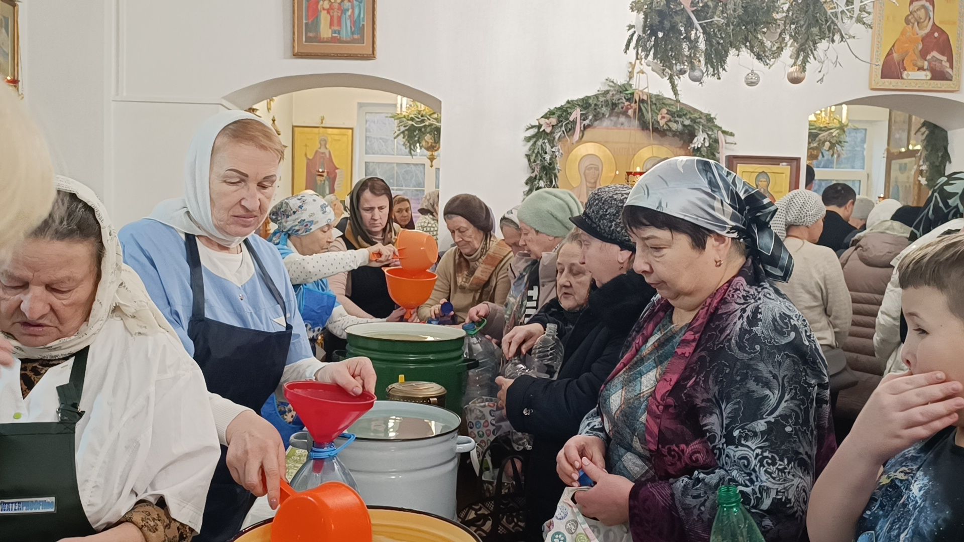 крещение господне, лобня, святая вода,