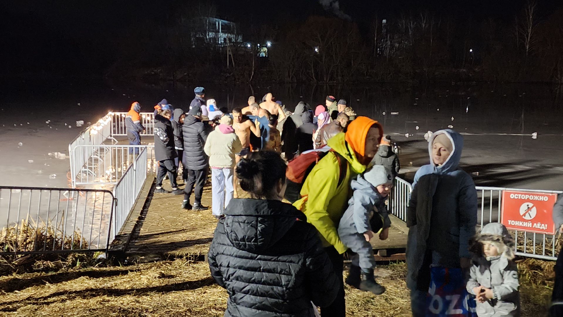 Бронницы, крещенские купания, Медик на дежурстве в крещение, Медработник, Фельдшер,